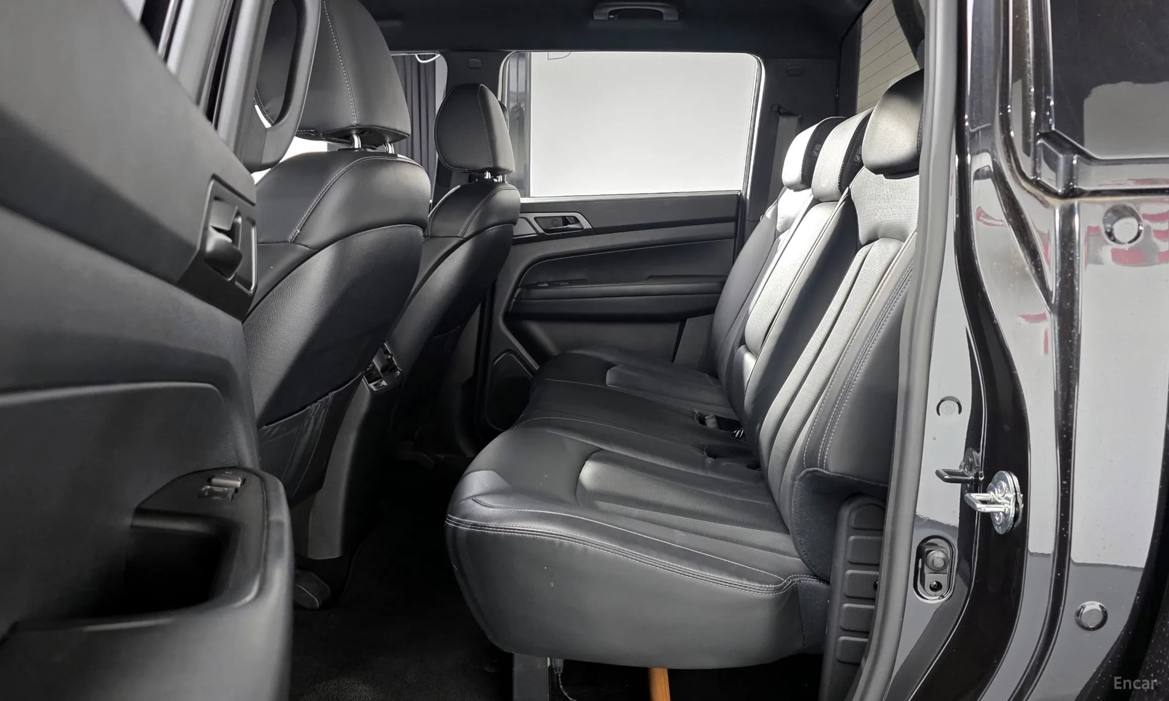 Rexton Sports Khan