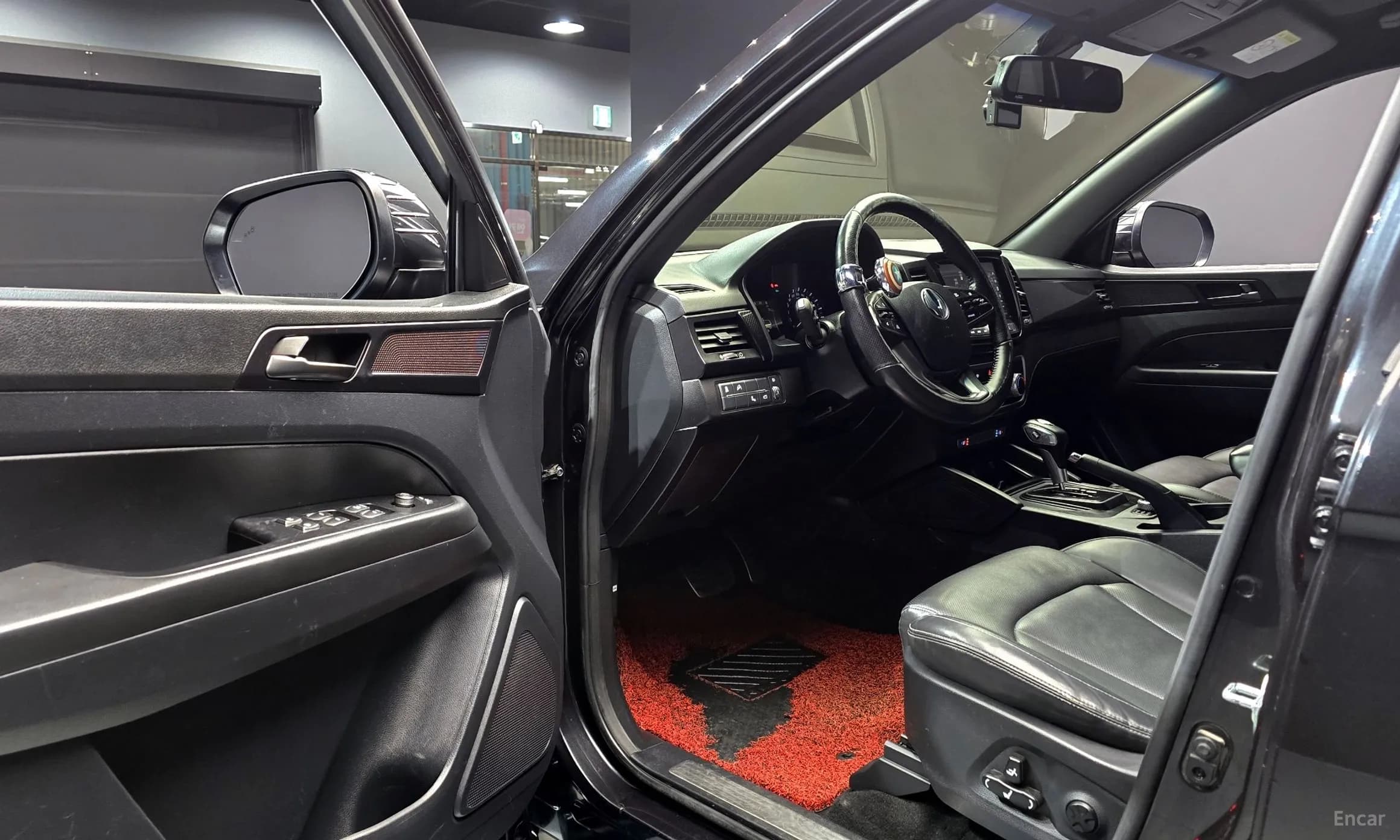 Rexton Sports Khan