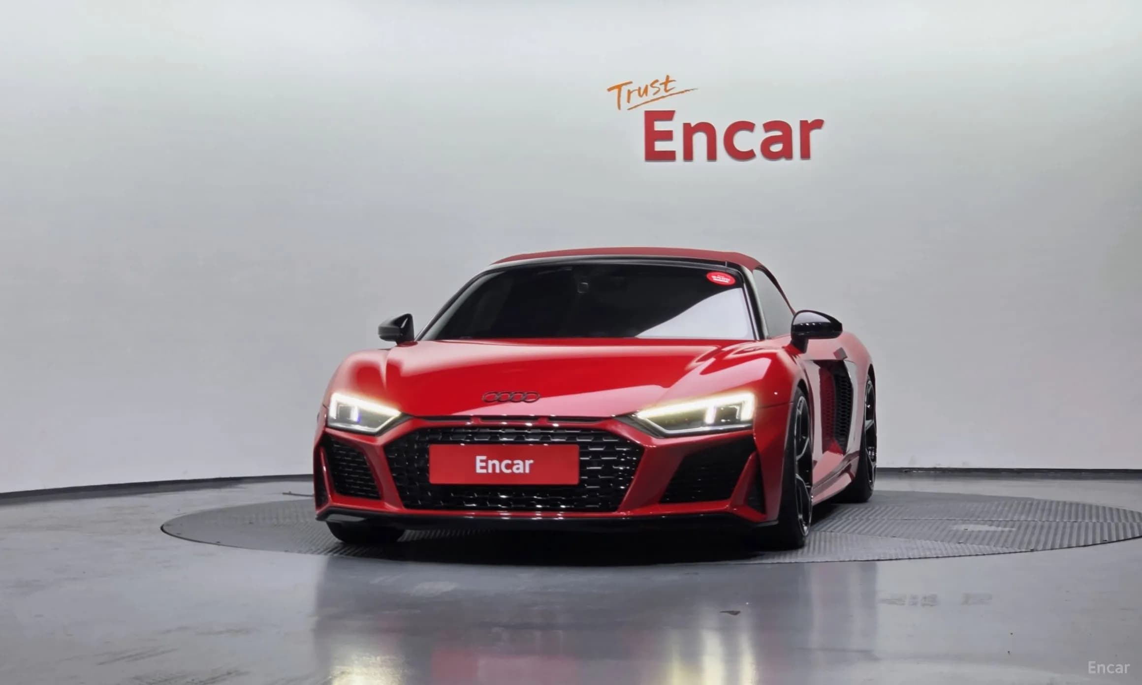 R8 (4S)