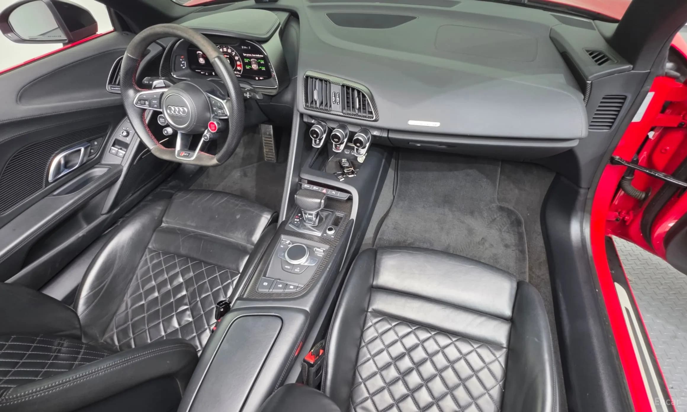 R8 (4S)