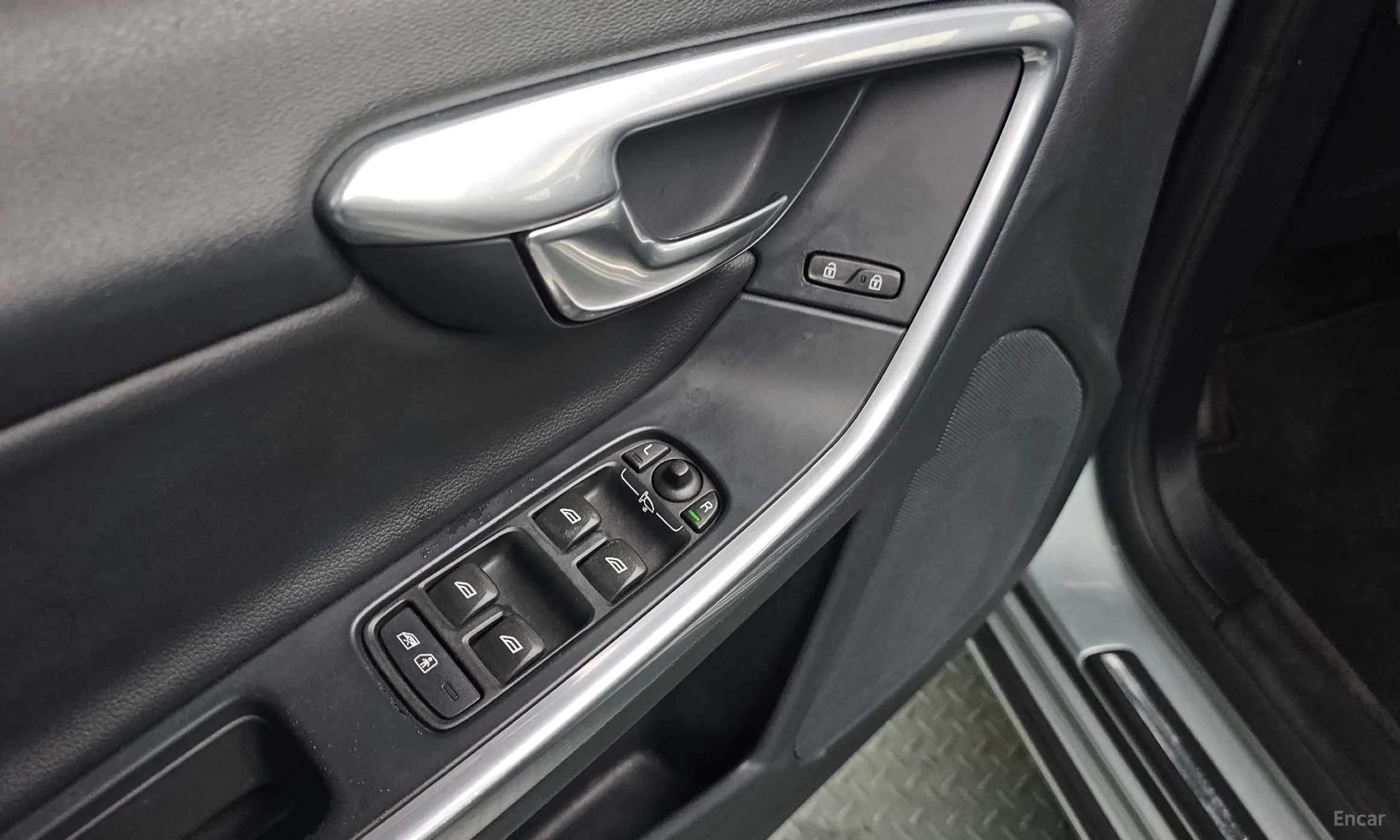 S60