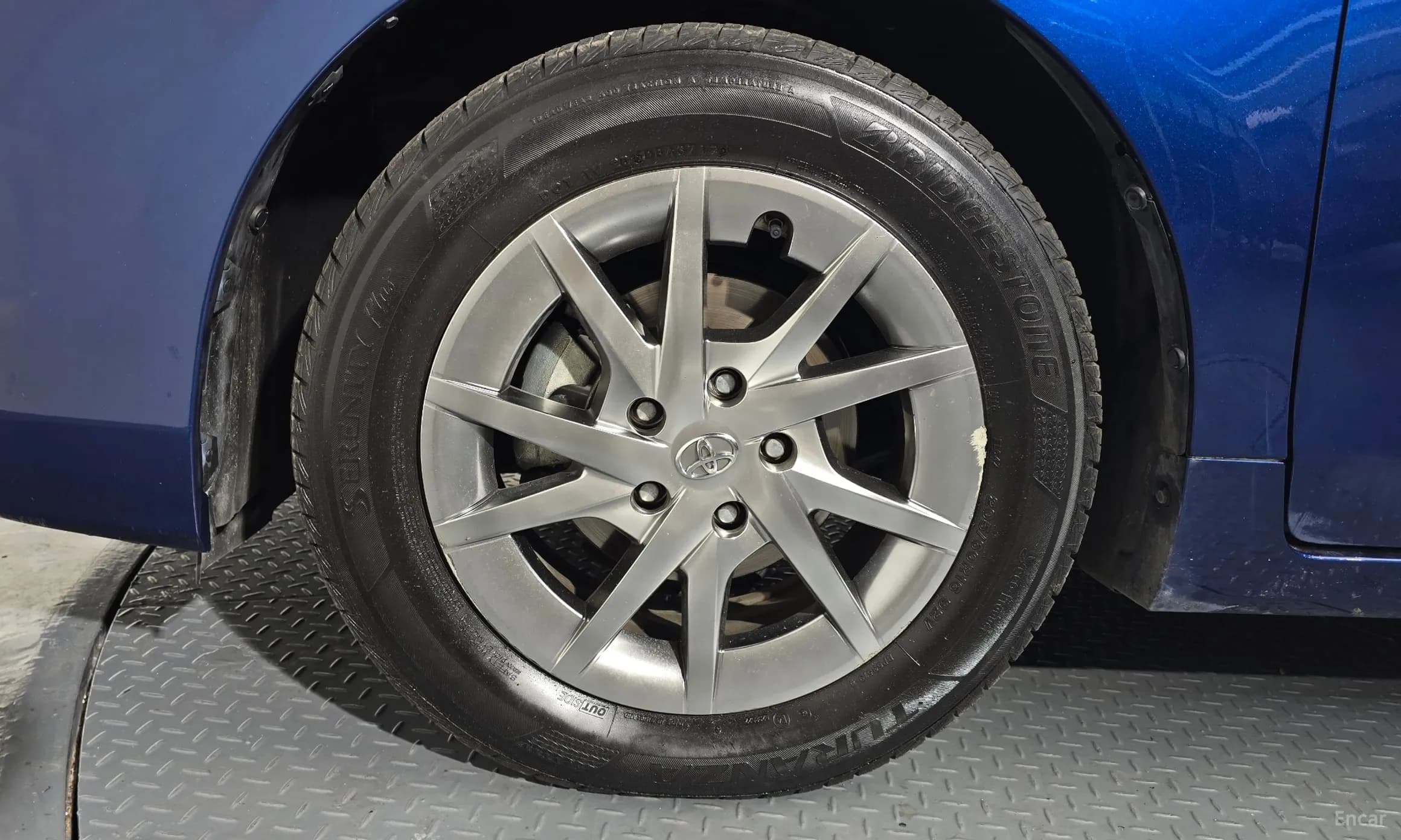 Prius V
