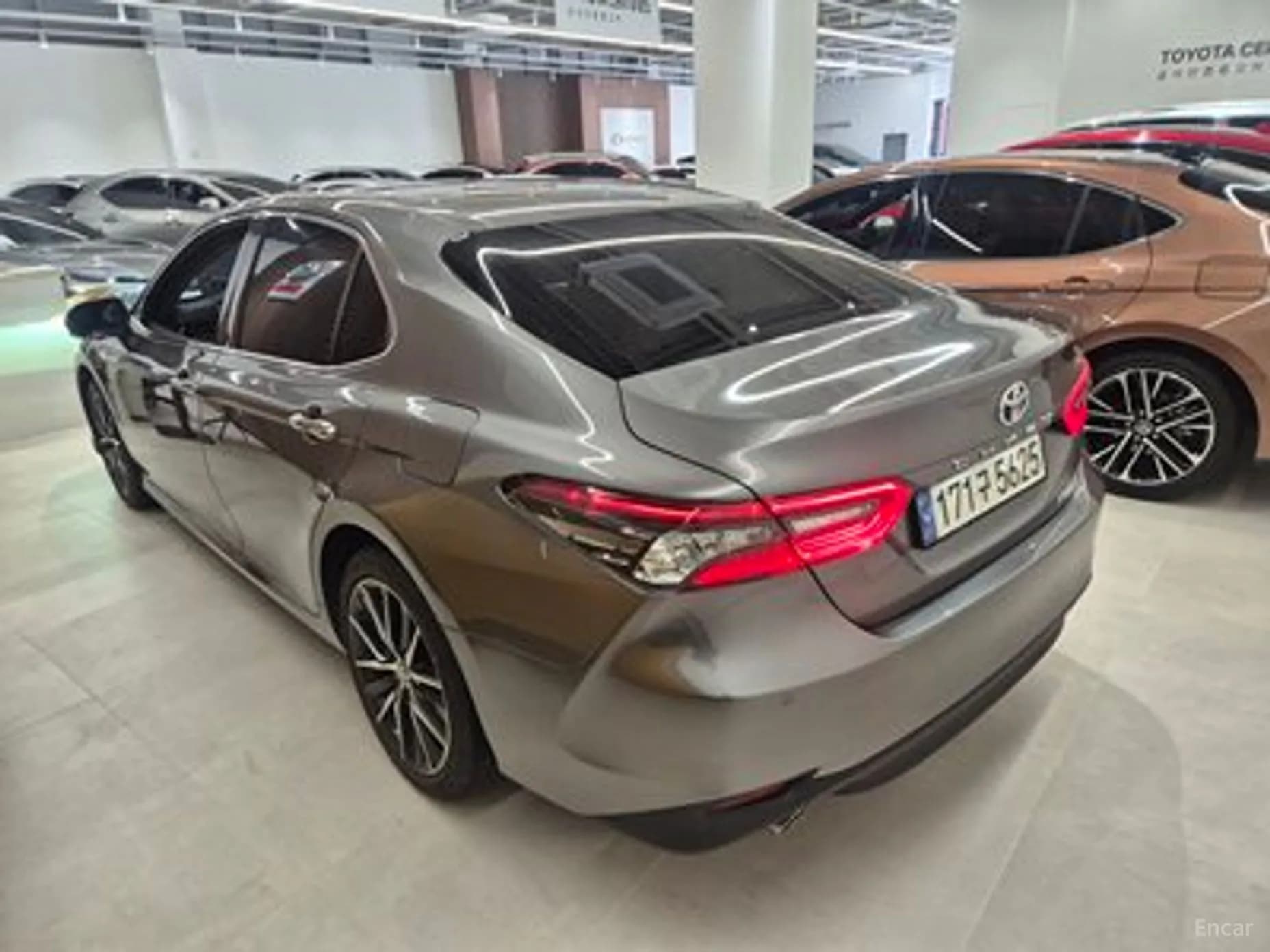 Camry (XV70)