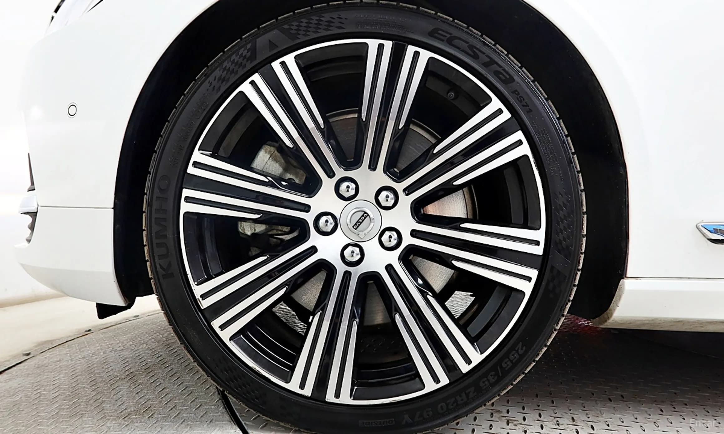 S90