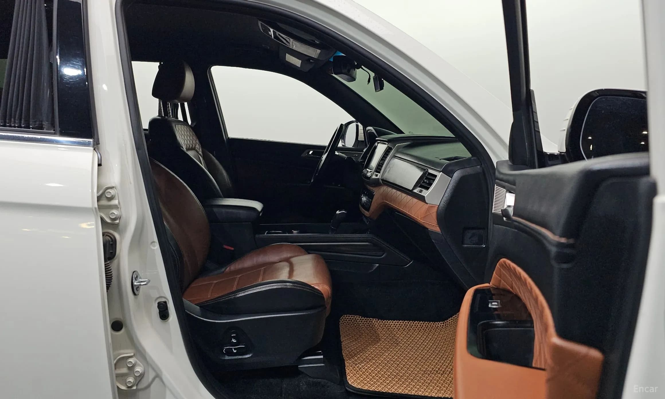 G4 Rexton