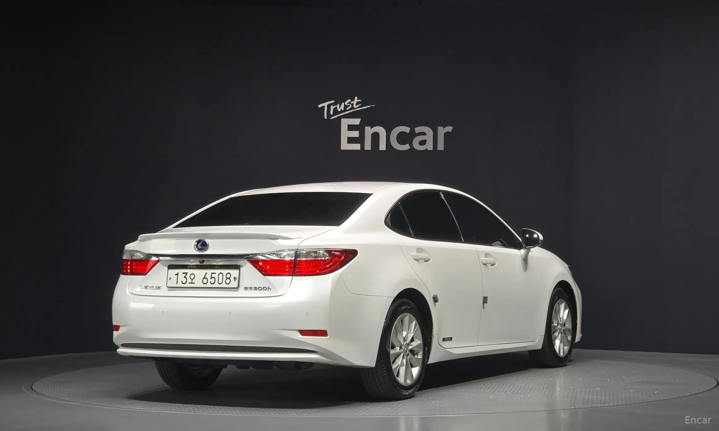 New ES300h