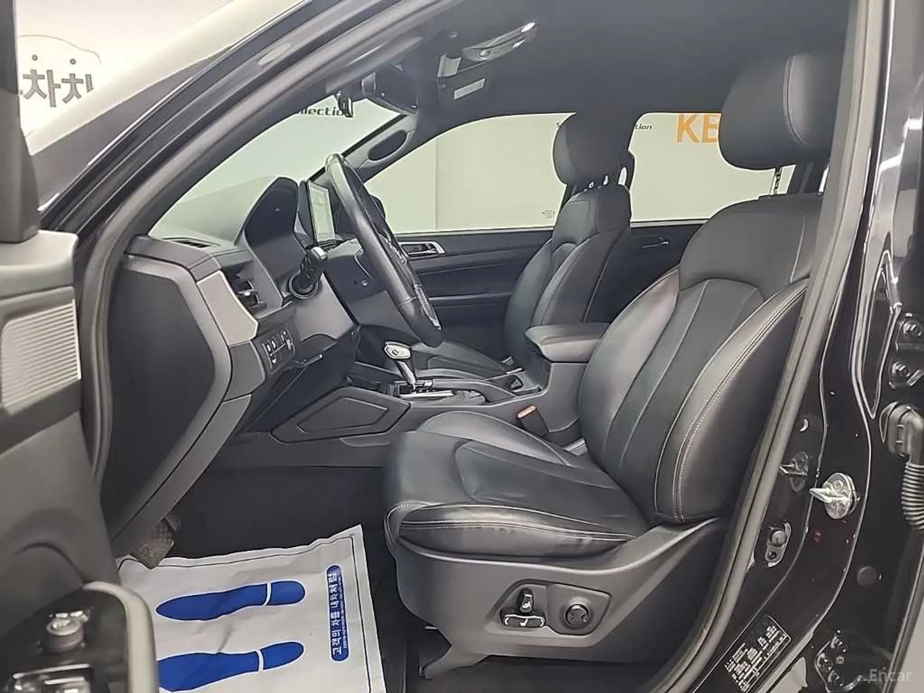 Rexton Sports Khan
