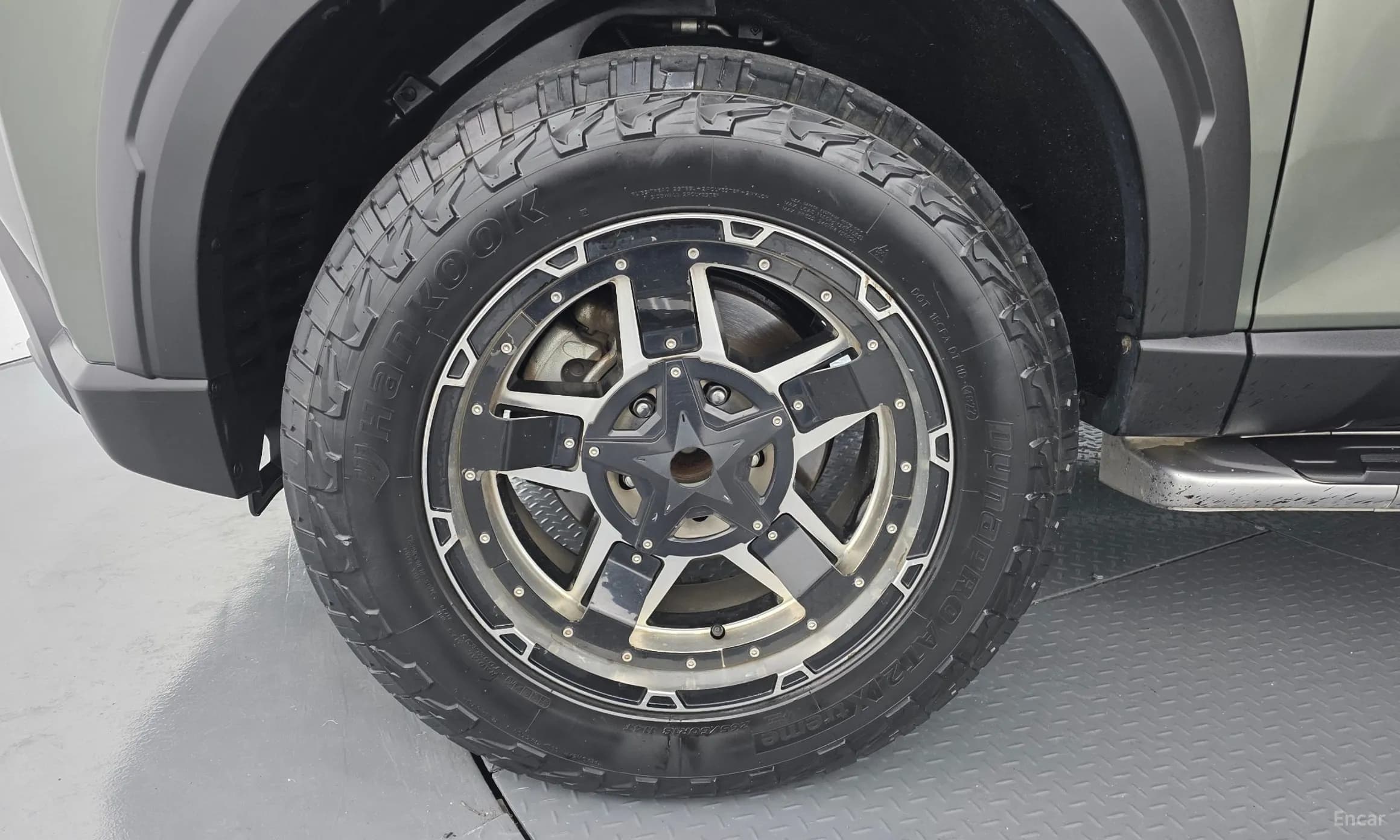 Rexton Sports Khan