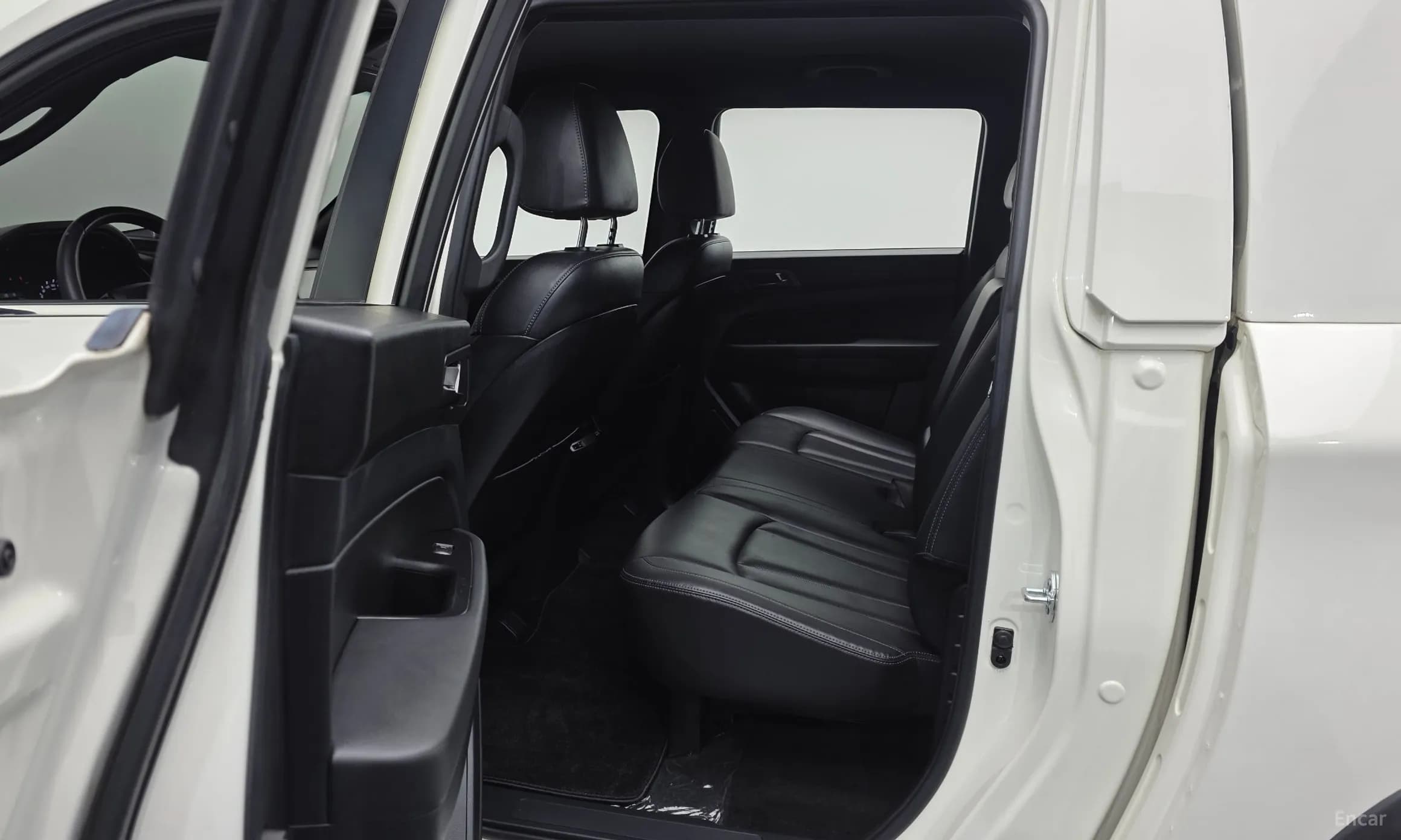 Rexton Sports Khan
