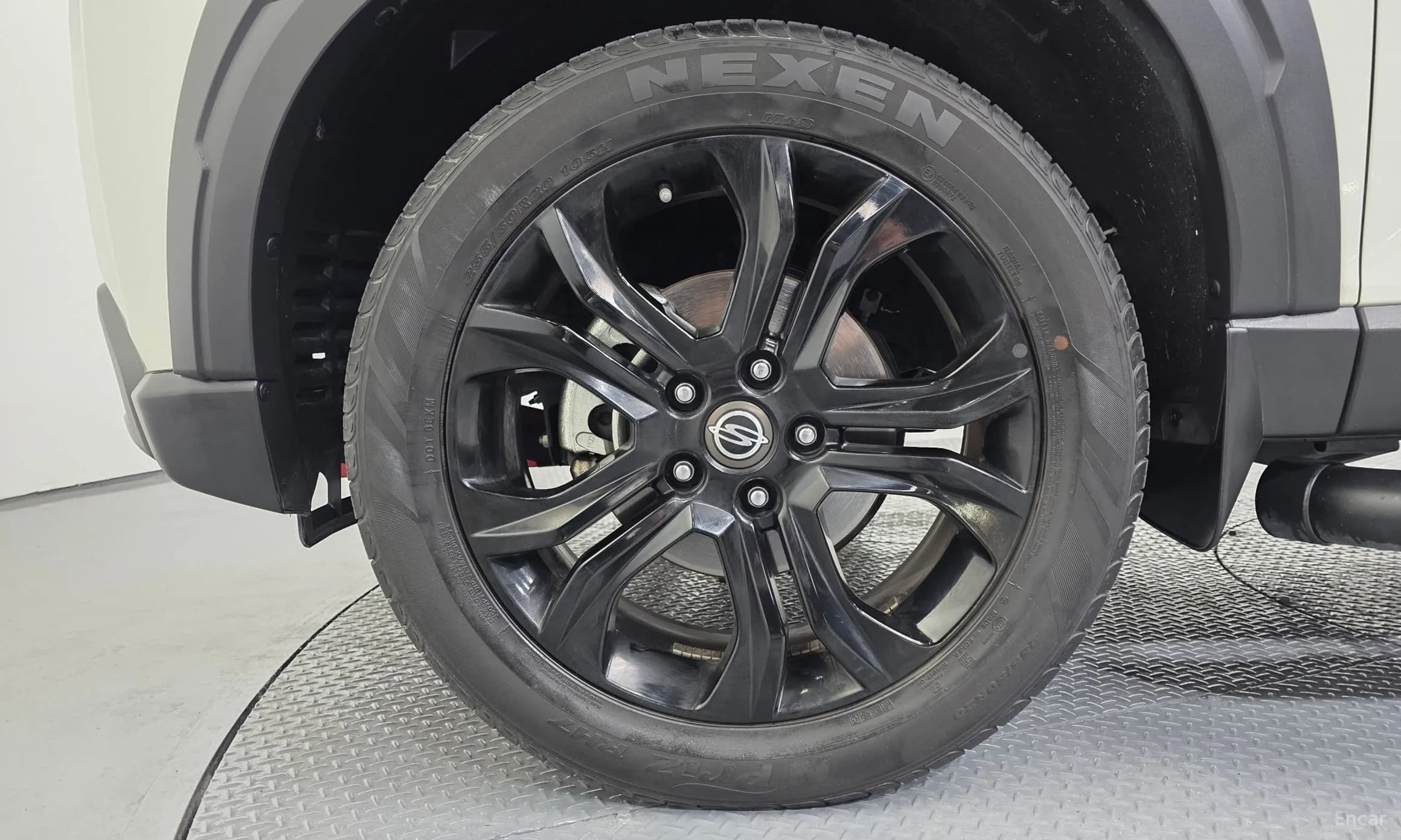 Rexton Sports Khan