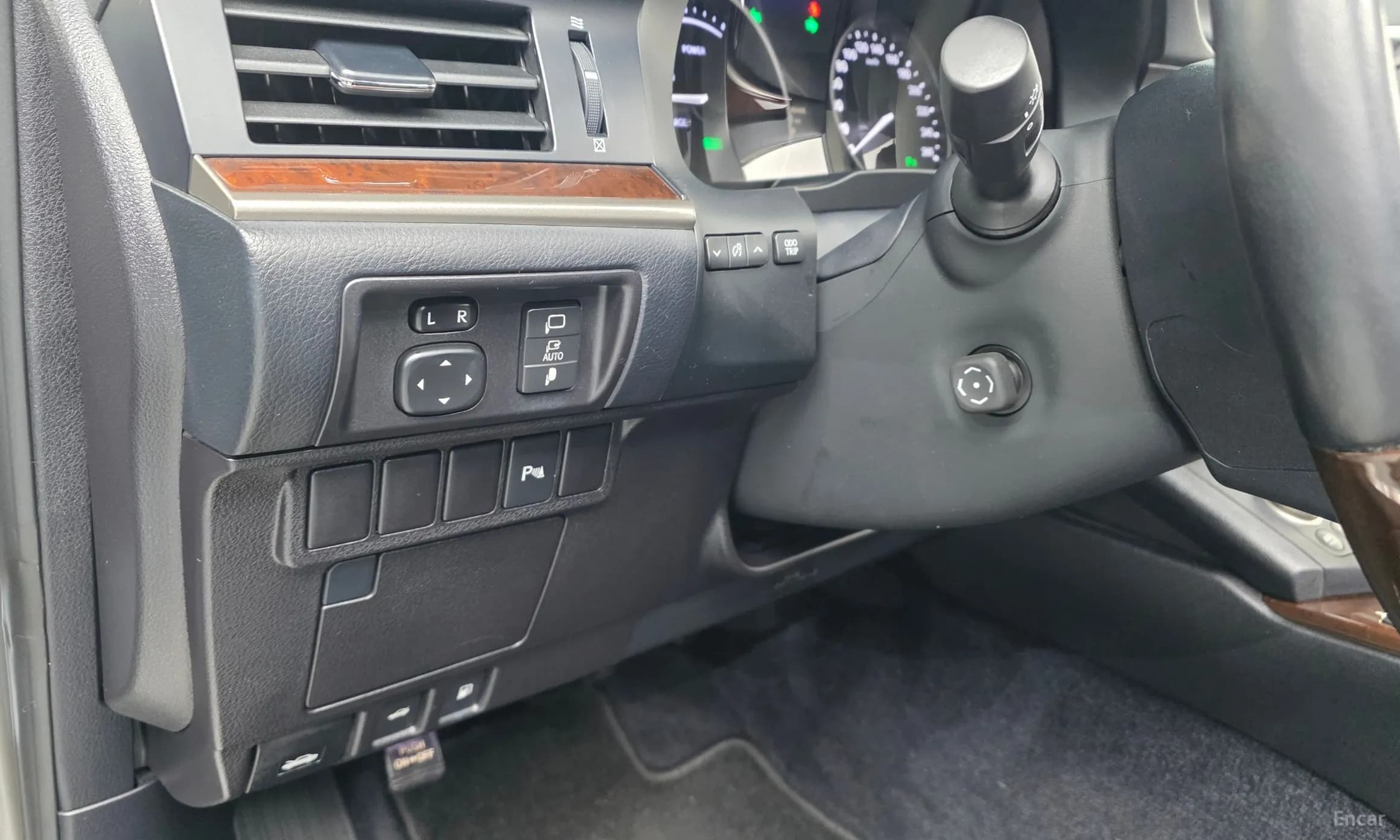 New ES300h