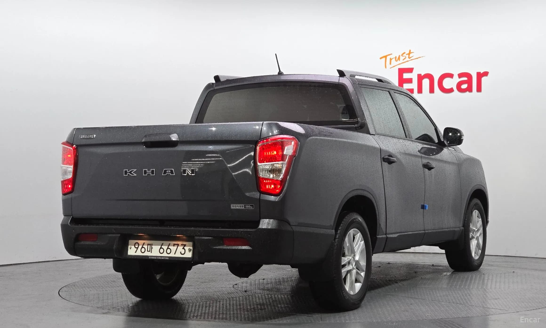 Rexton Sports Khan