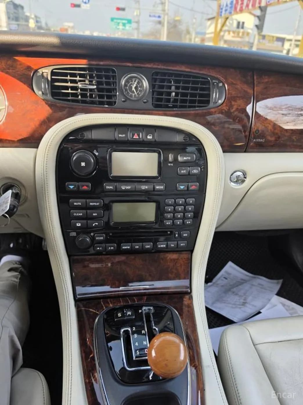 XJ-6