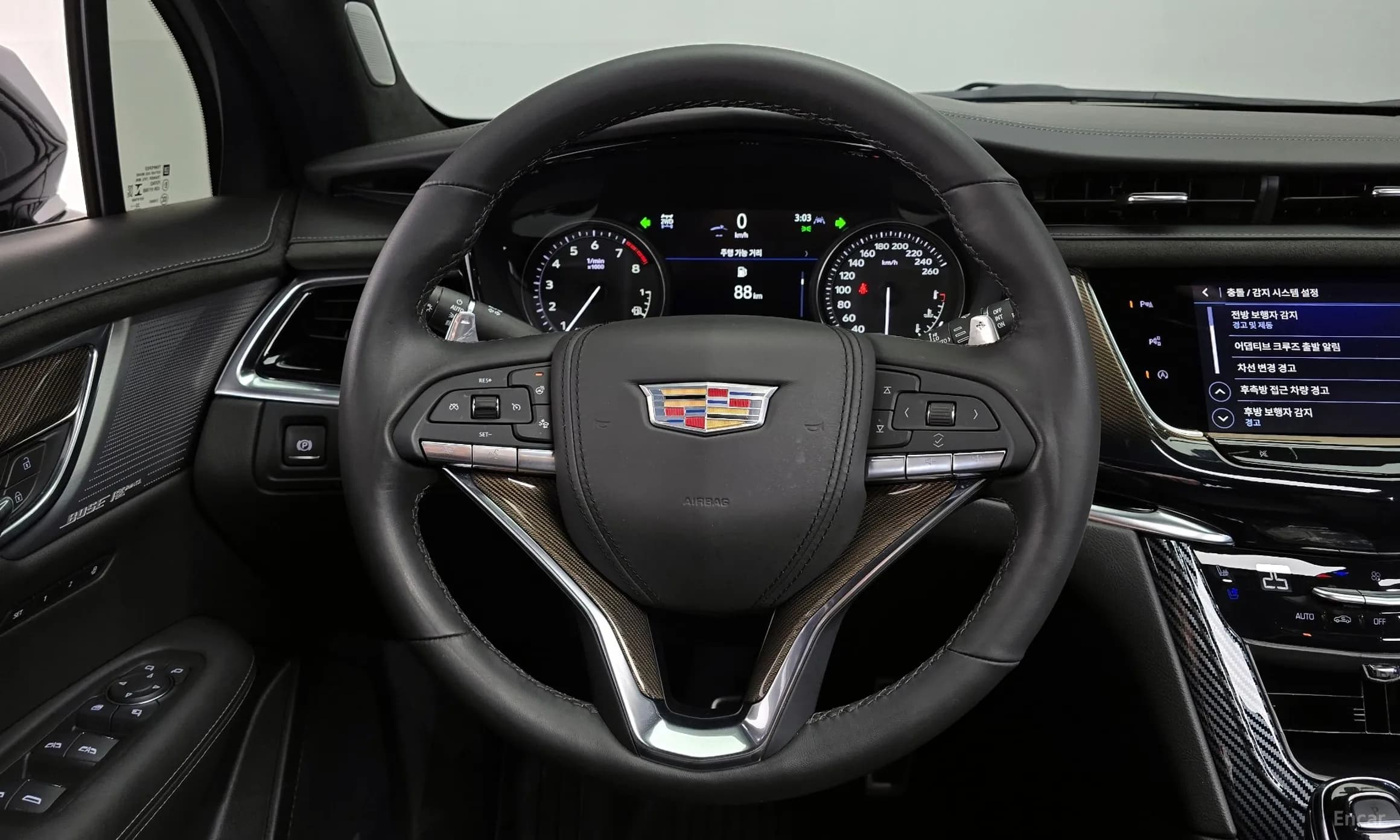XT6