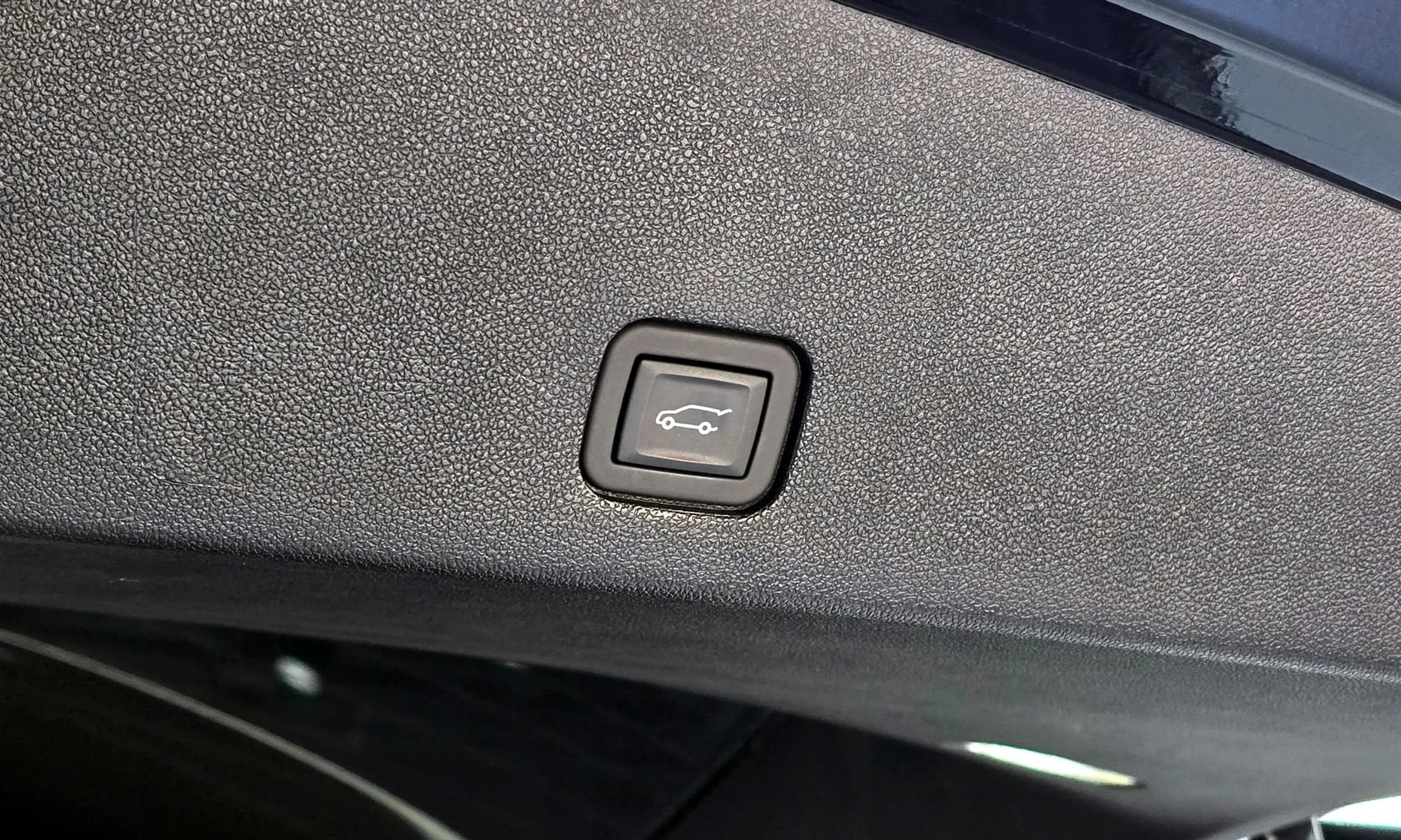 XT6