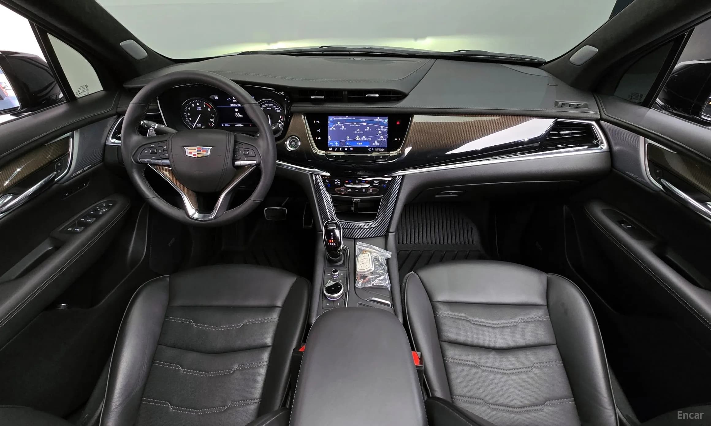 XT6