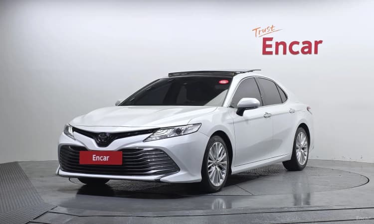 Camry (XV70)