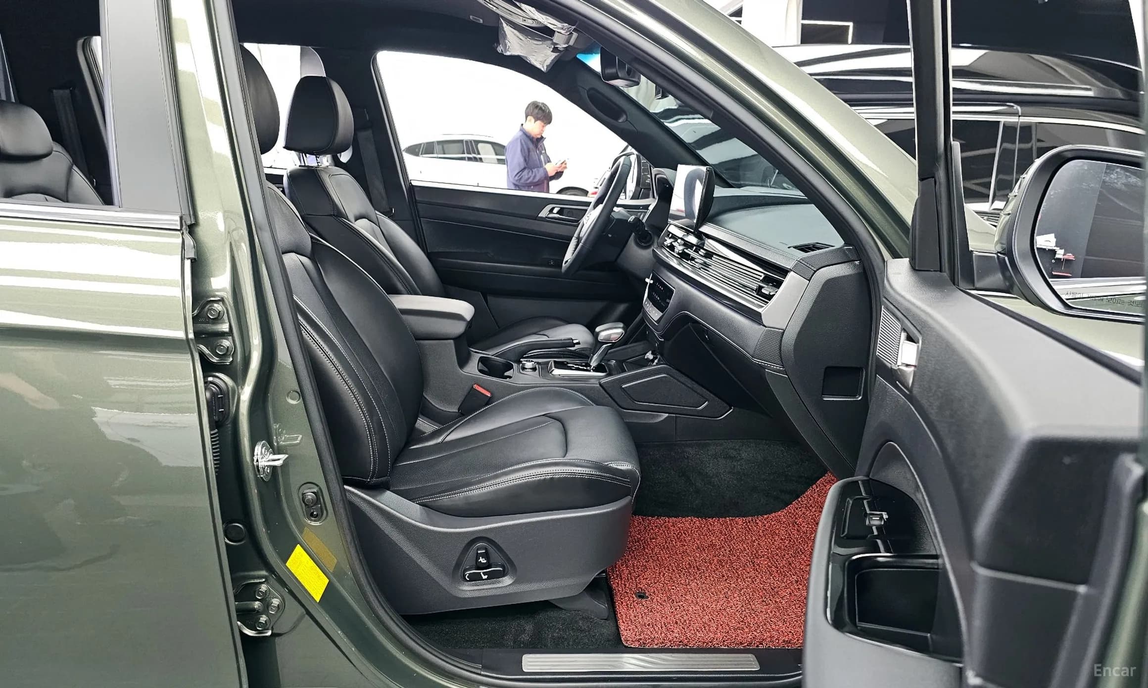 Rexton Sports Khan
