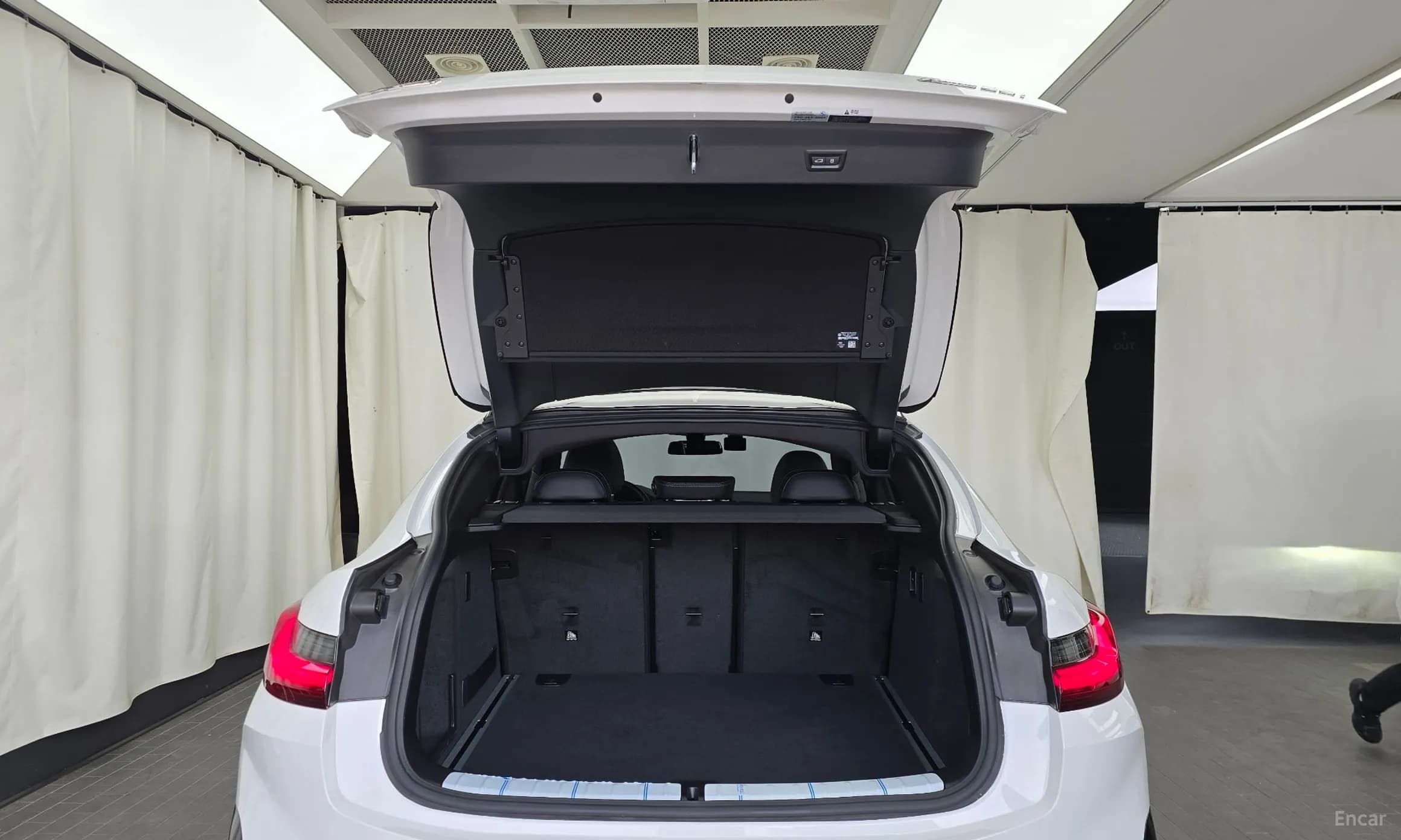 X4 (G02)