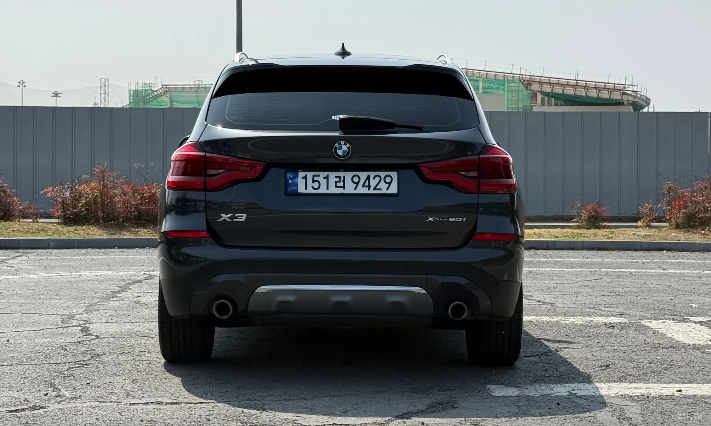 X3 (G01)
