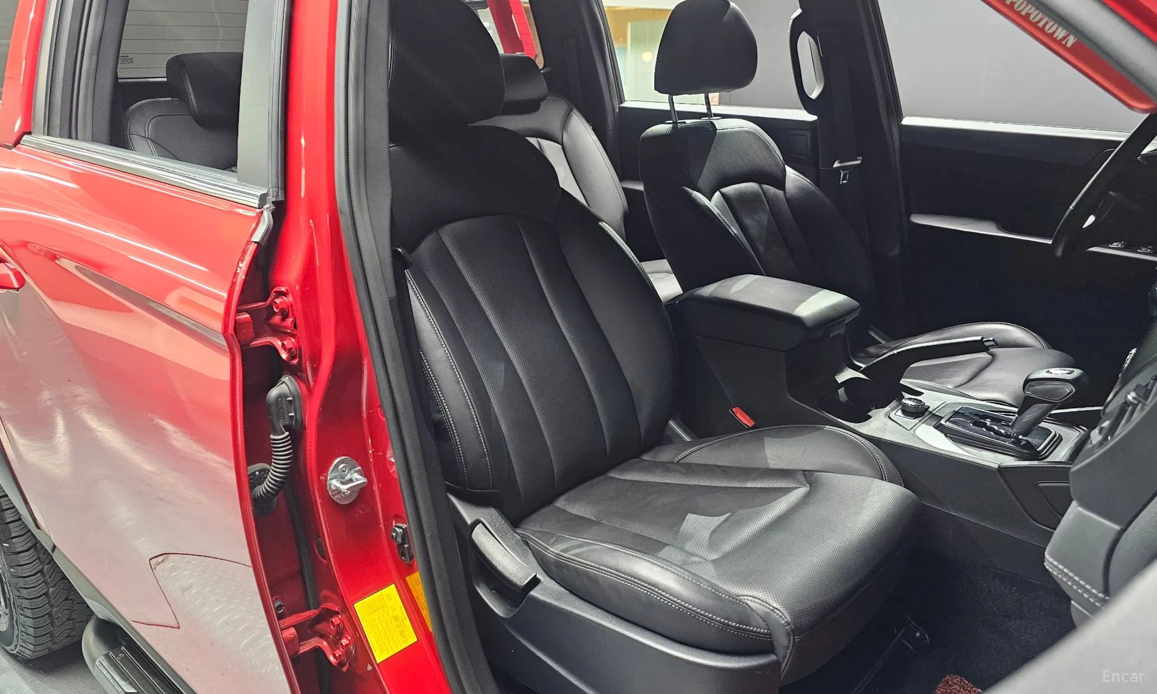 Rexton Sports Khan