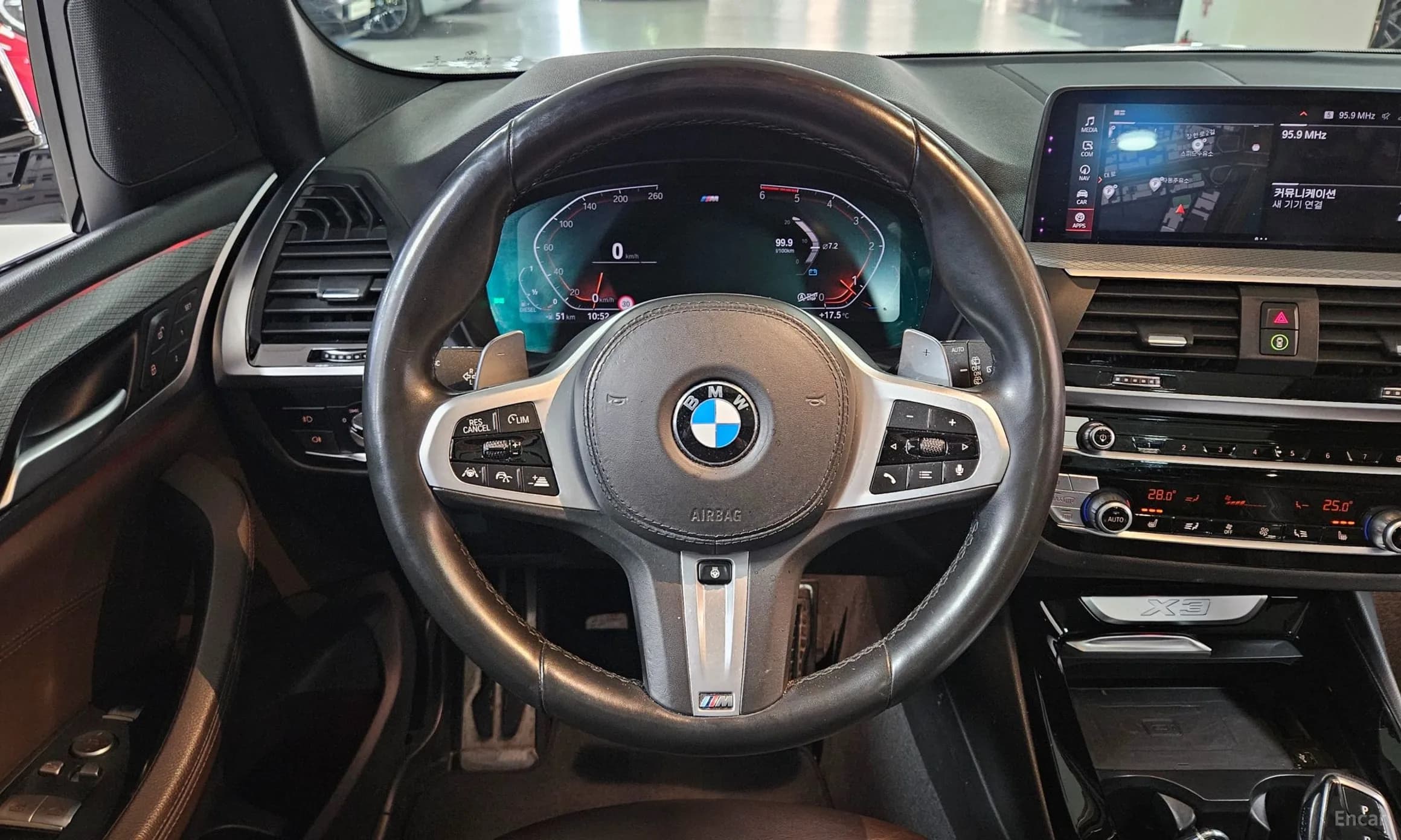 X3 (G01)