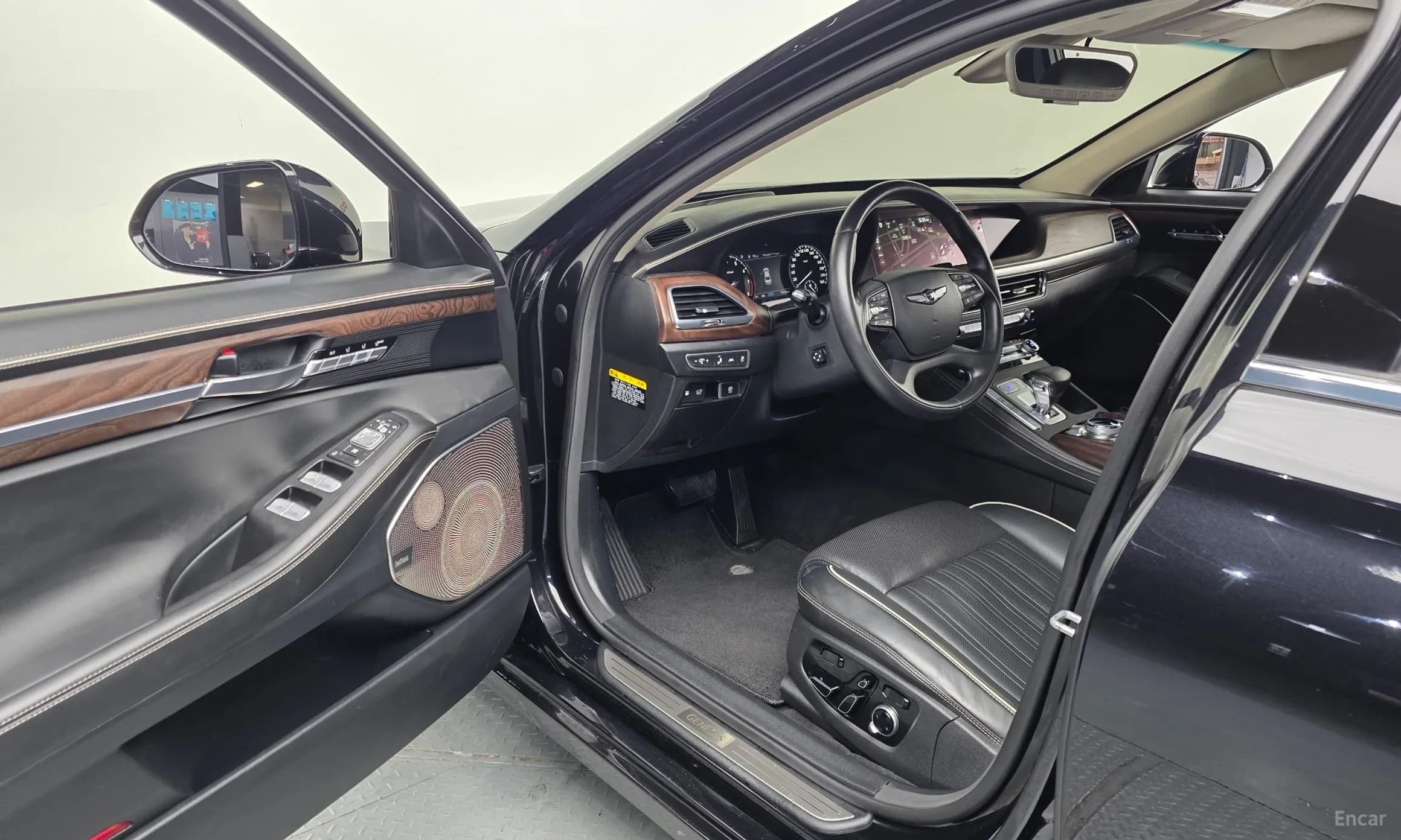 G90