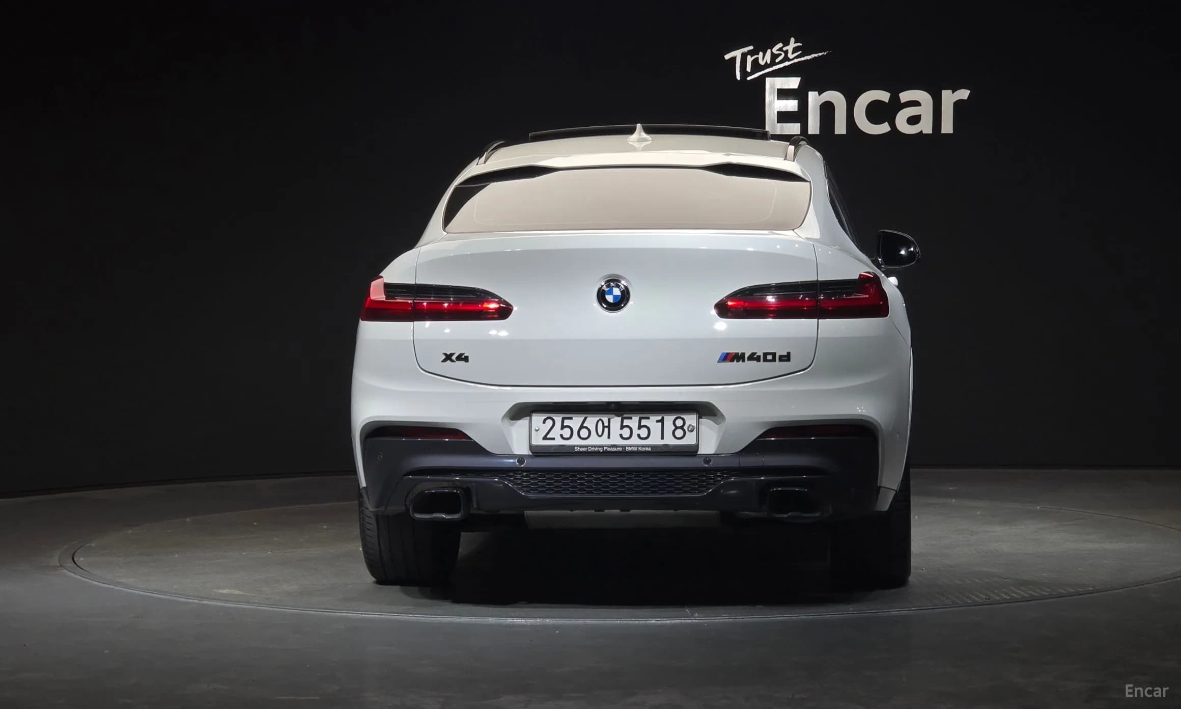 X4 (G02)