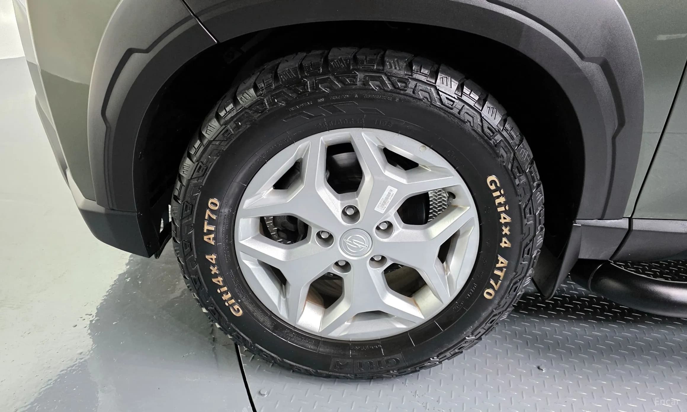 Rexton Sports Khan
