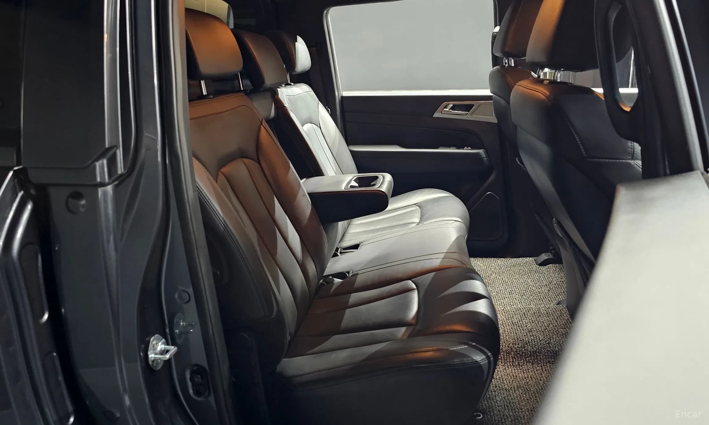 Rexton Sports Khan