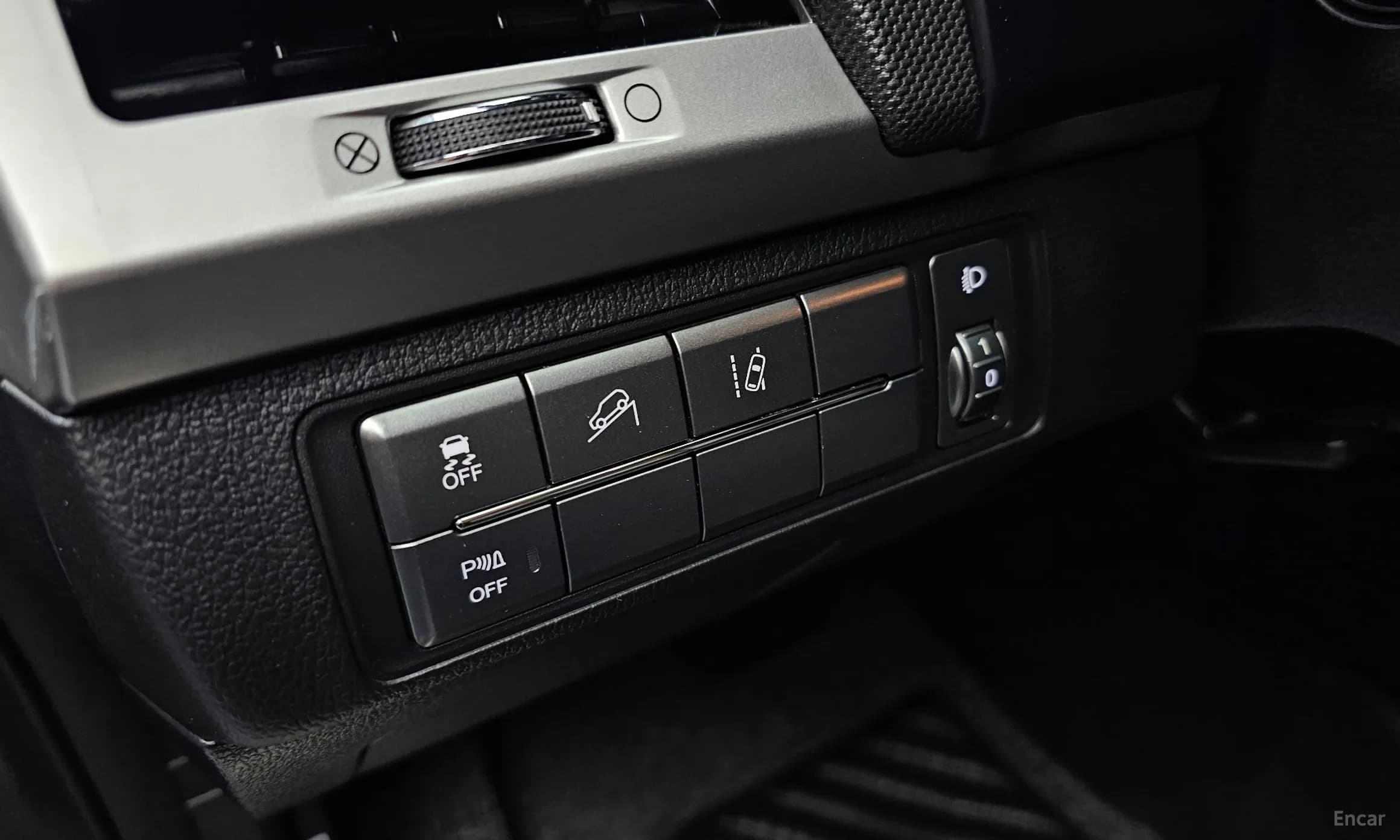 Rexton Sports Khan