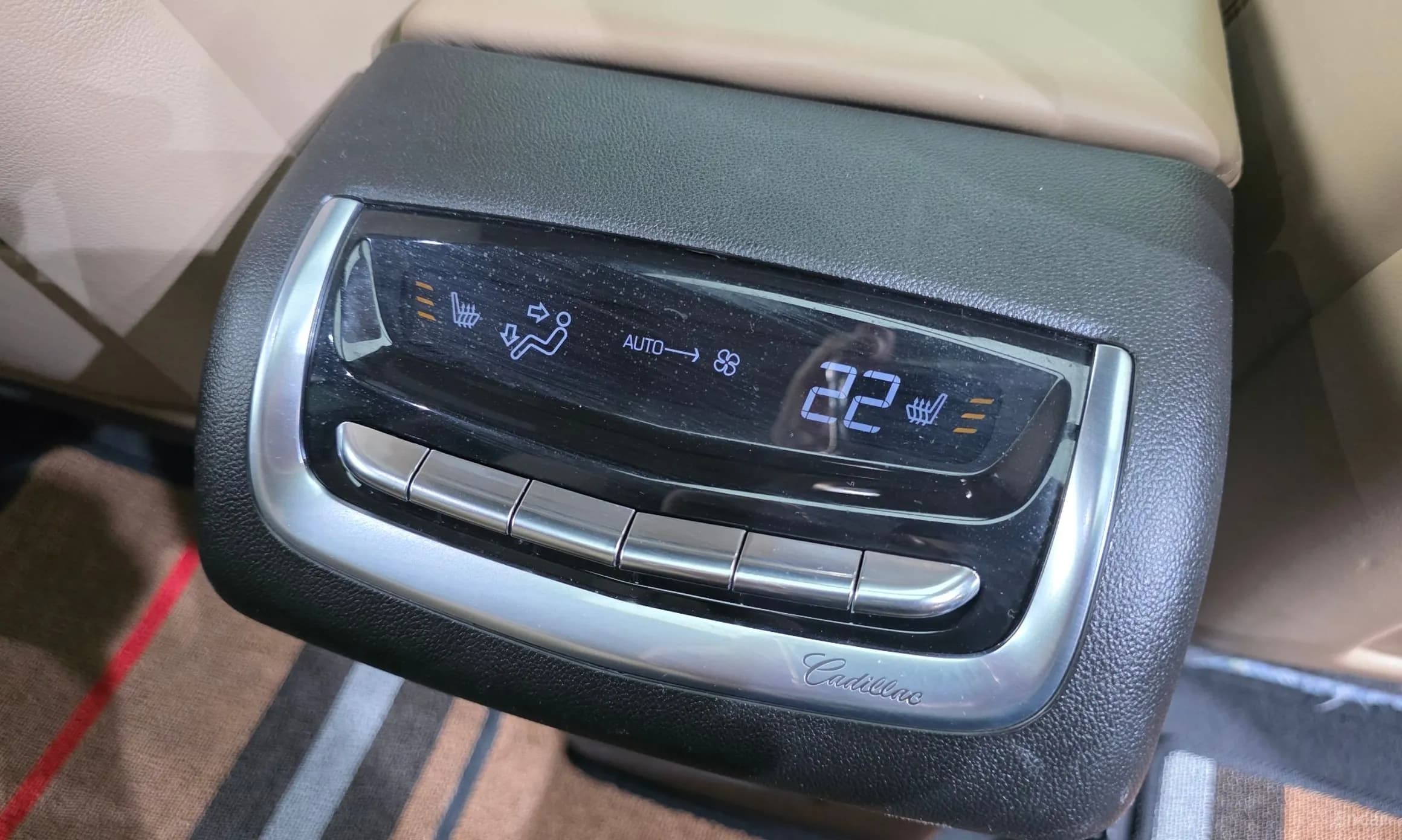 XT6