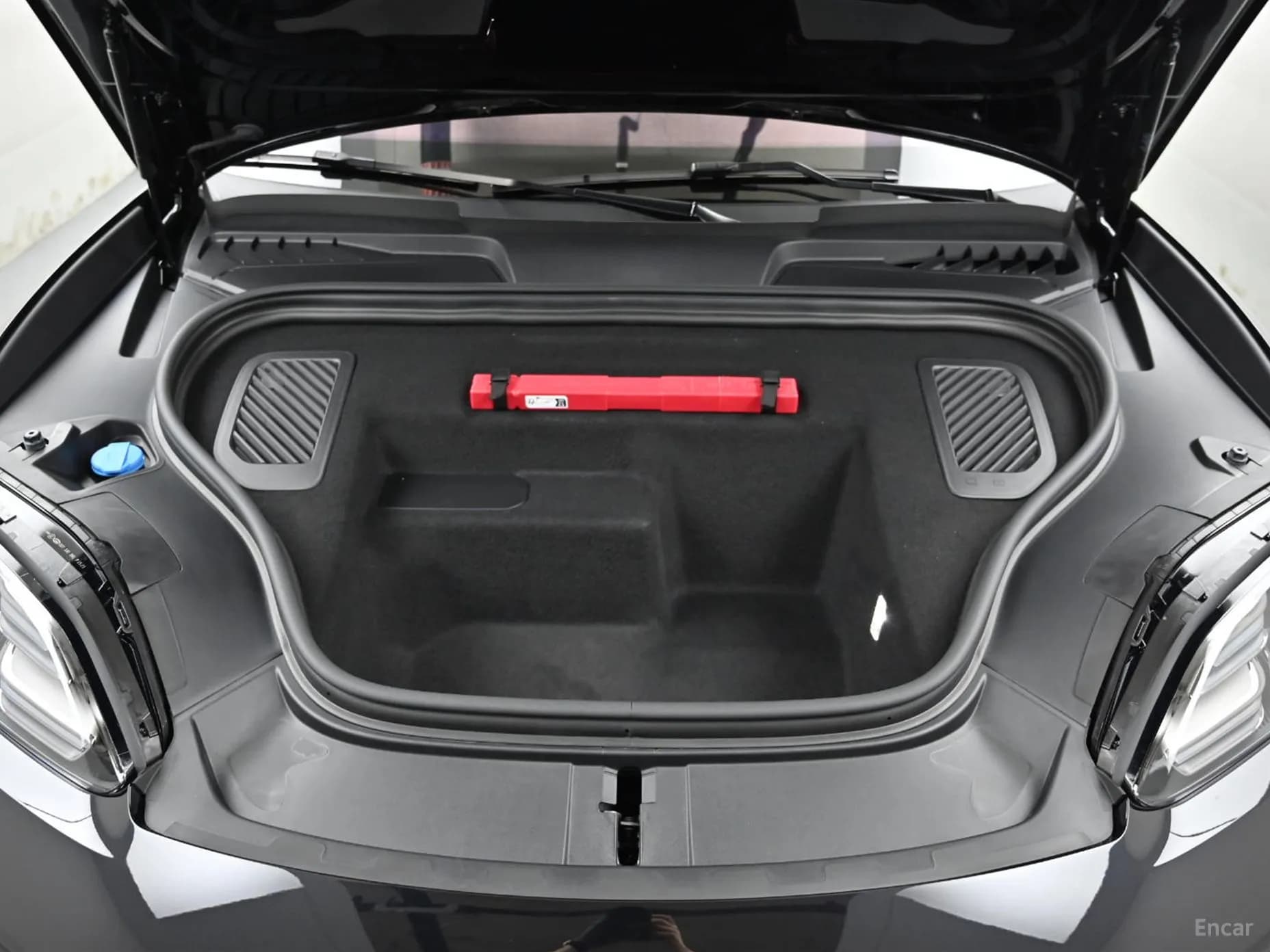 Macan EV