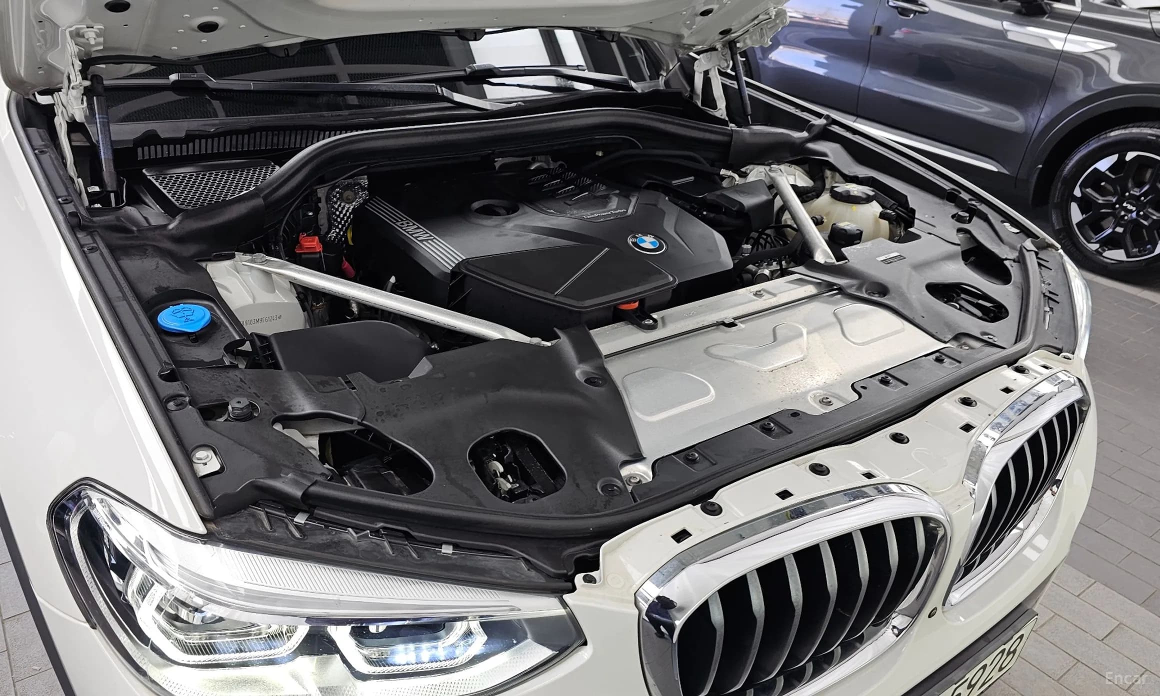 X4 (G02)
