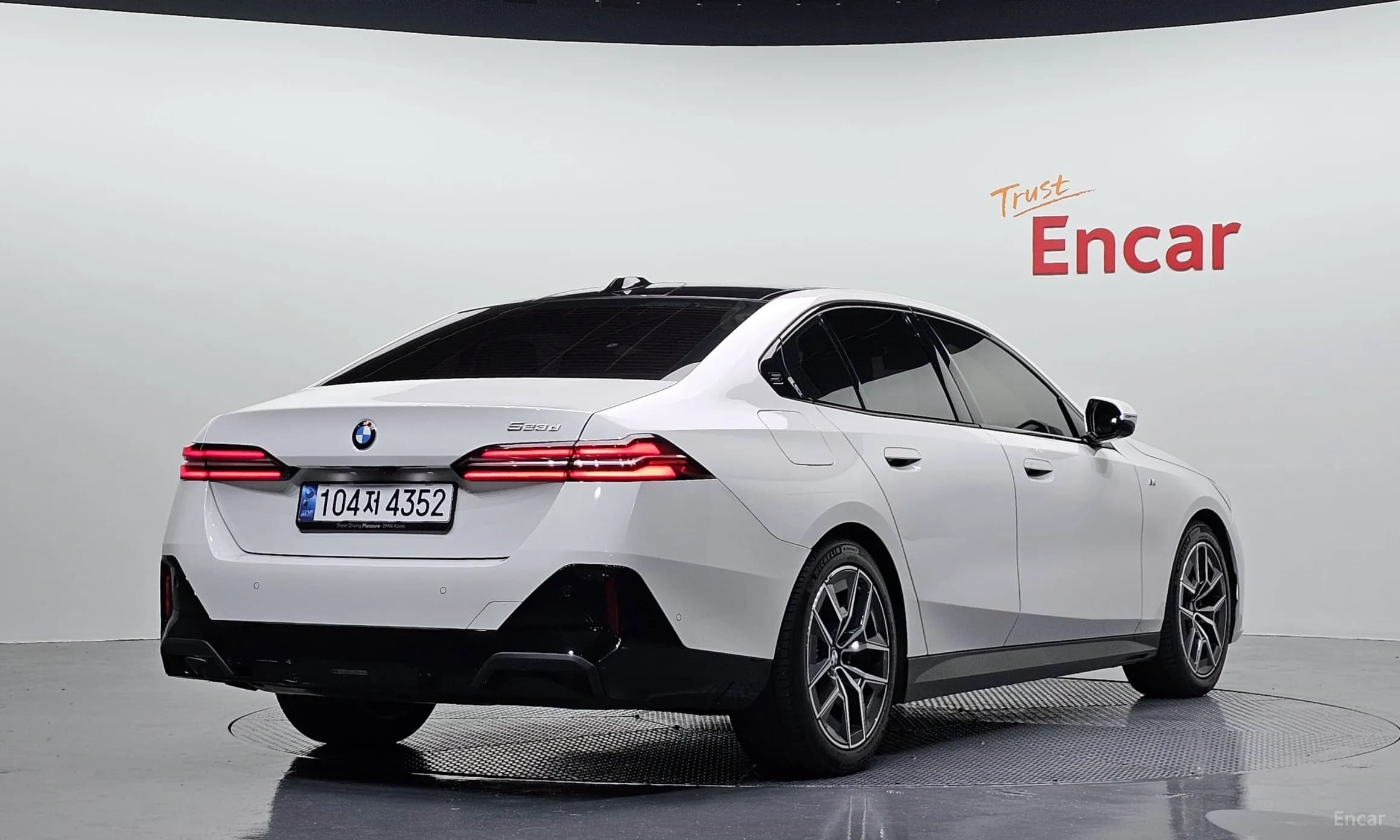 5 Series (G60)