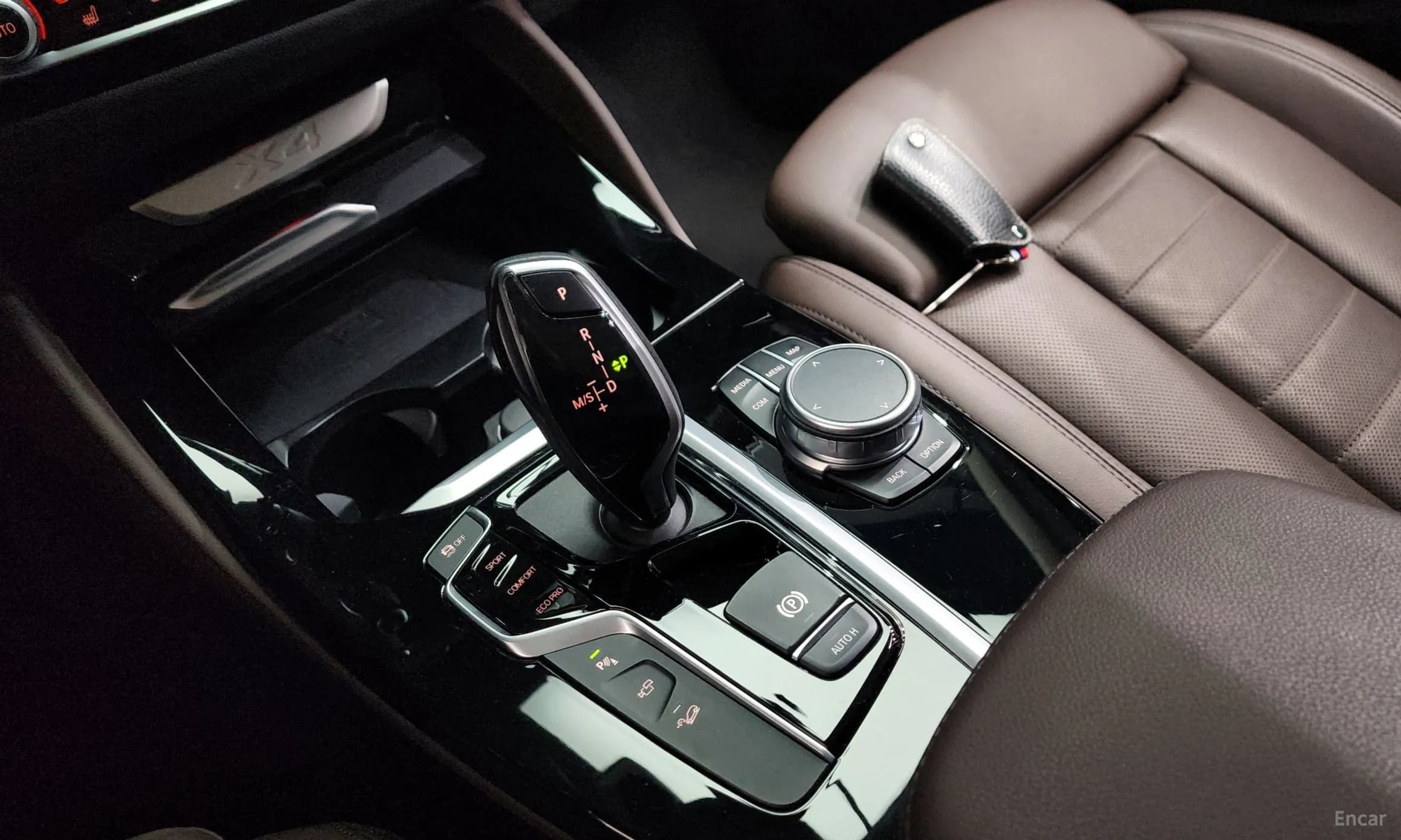 X4 (G02)