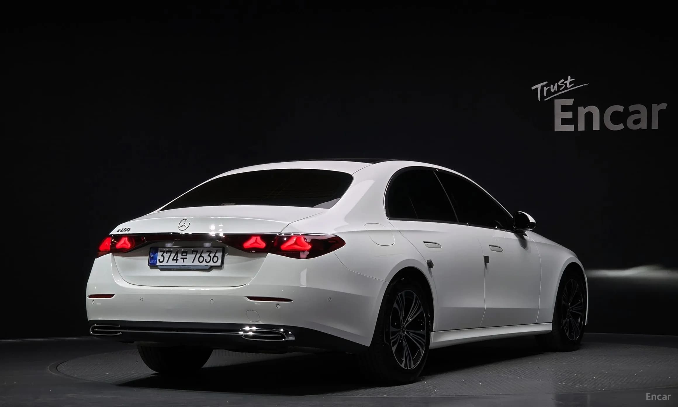 E-Class W214