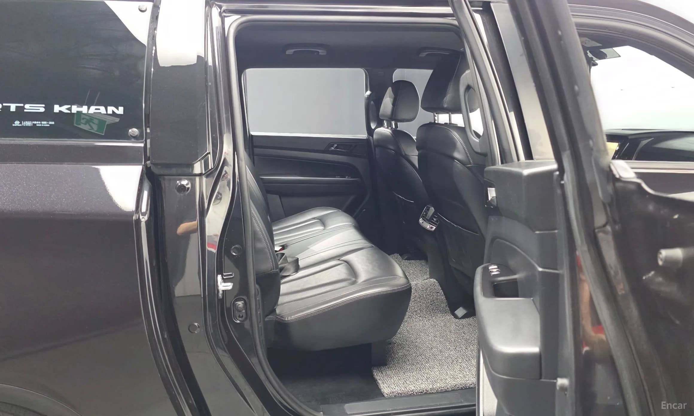 Rexton Sports Khan