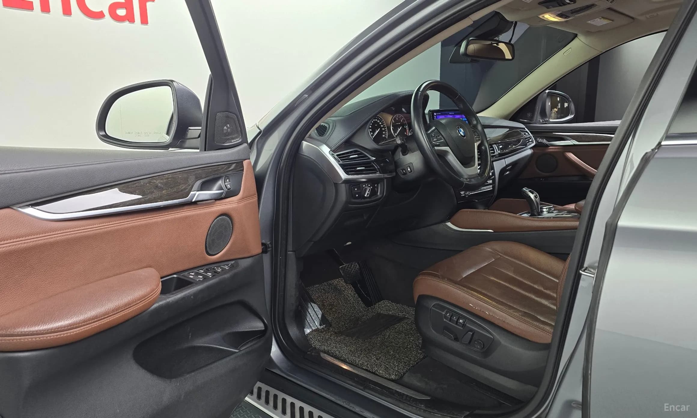 X6 (F16)
