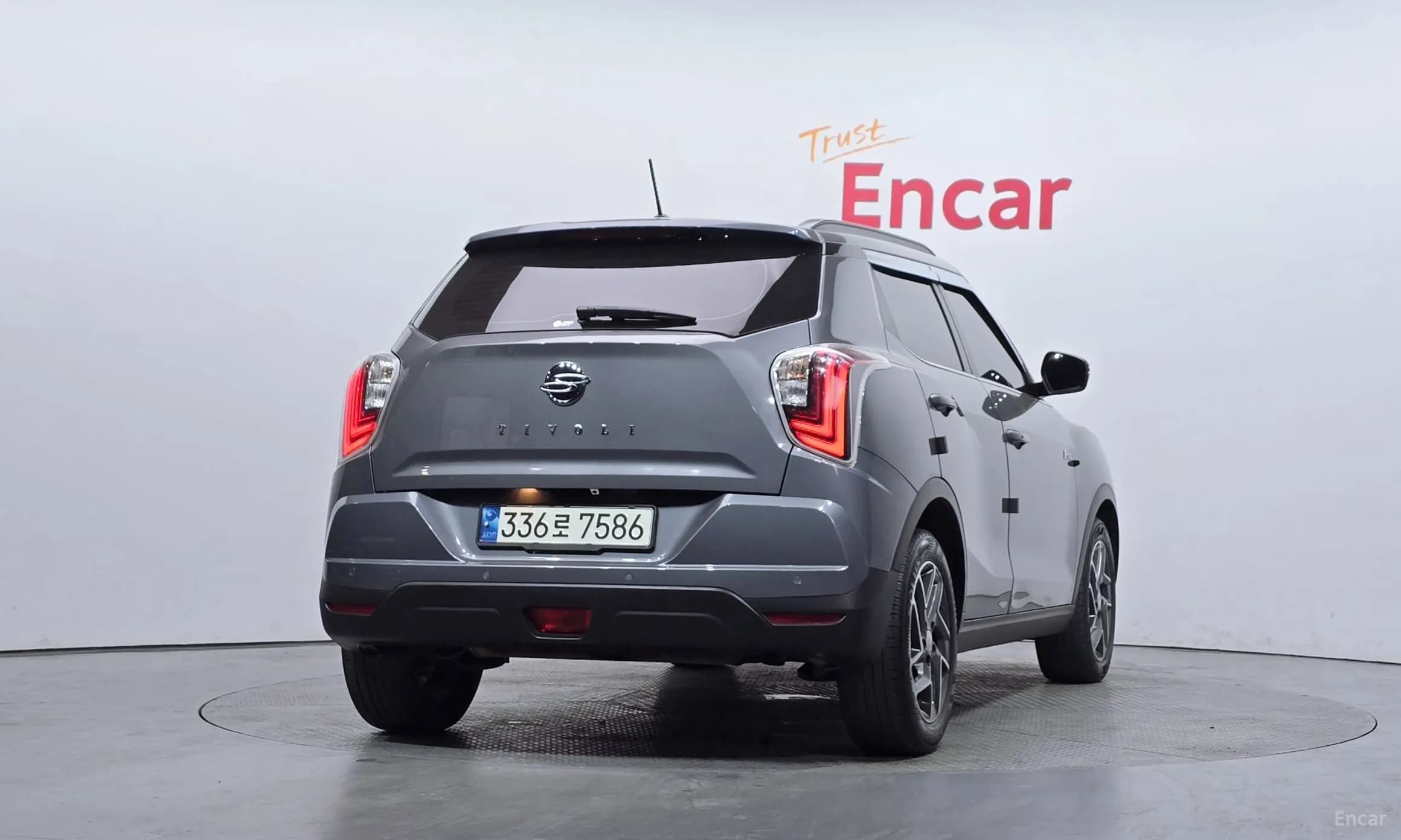 Berry New Tivoli
