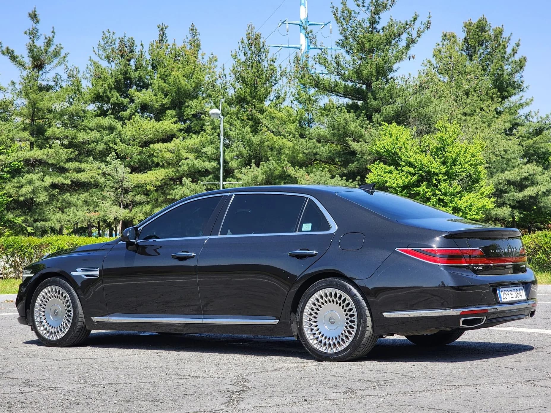G90
