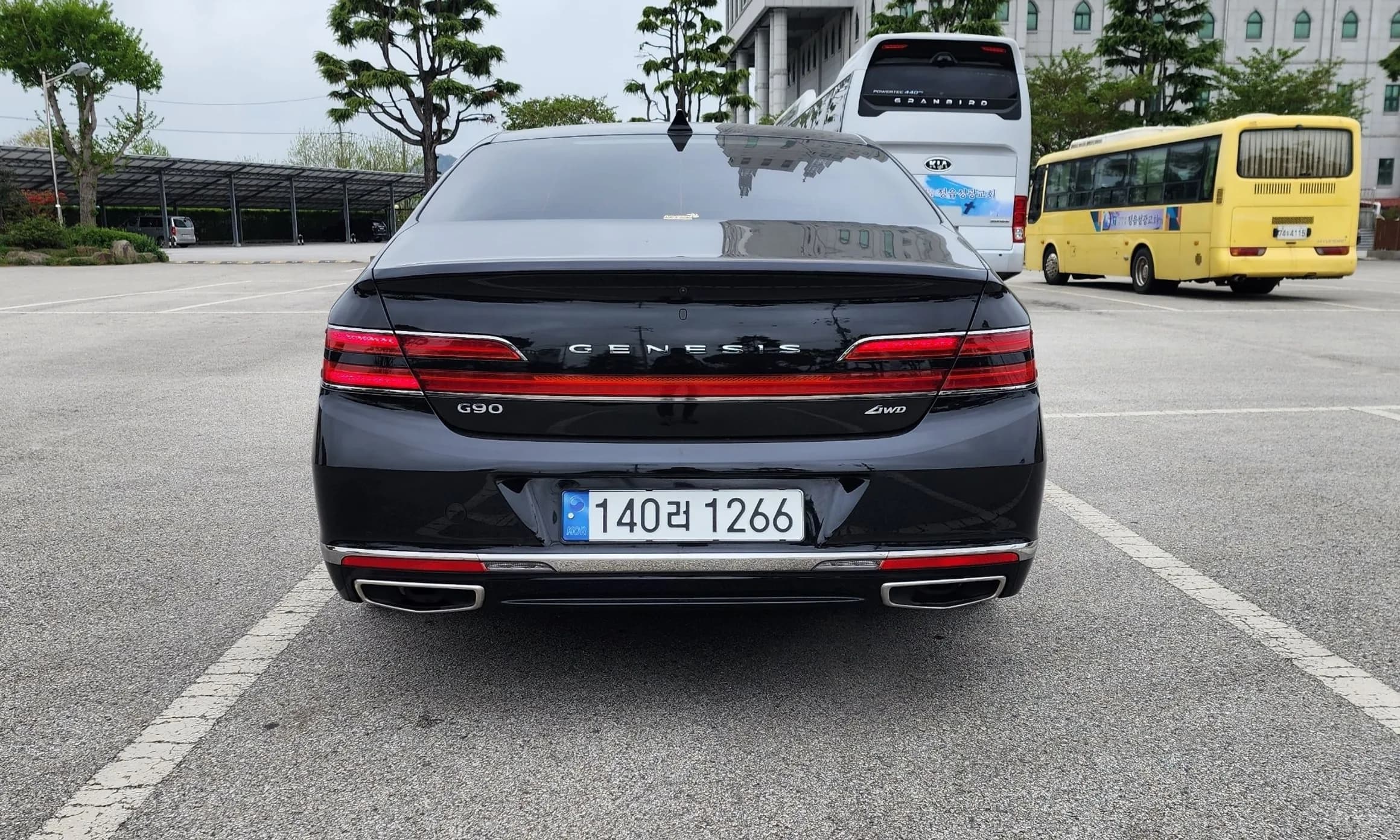 G90