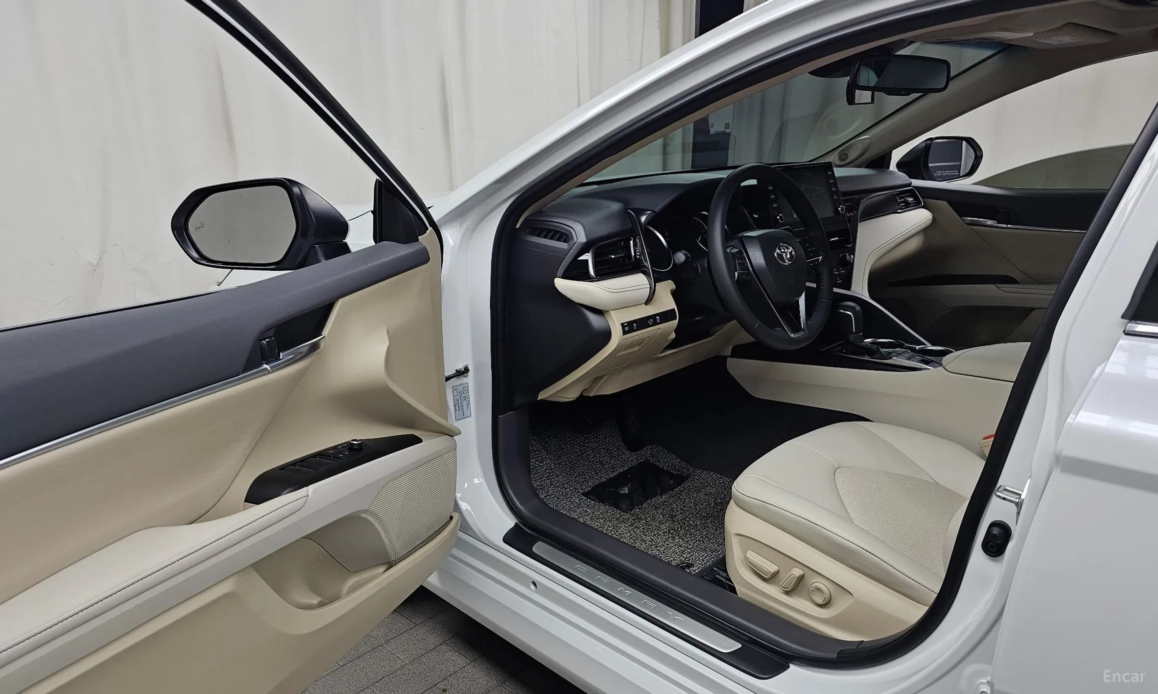 Camry (XV70)