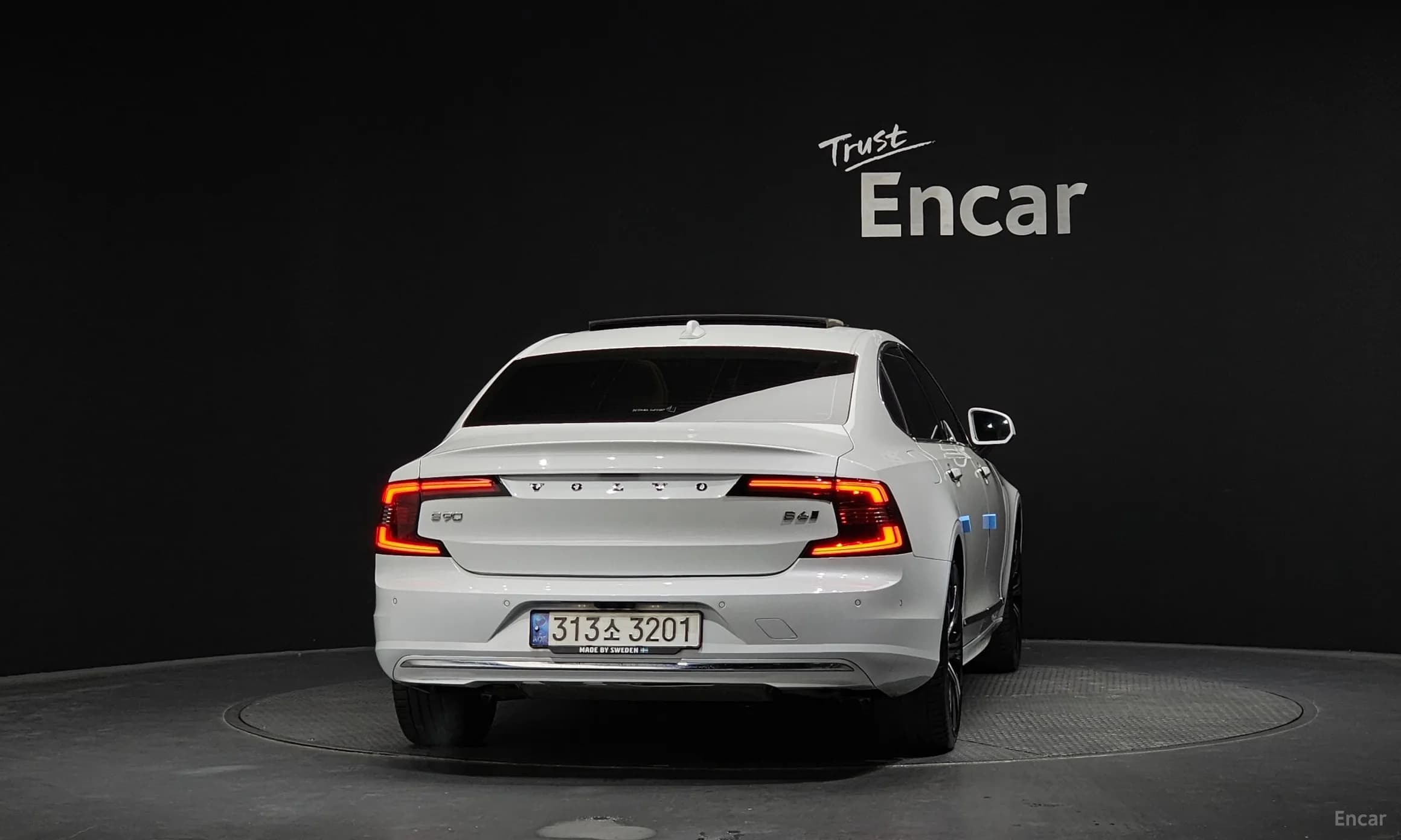 S90