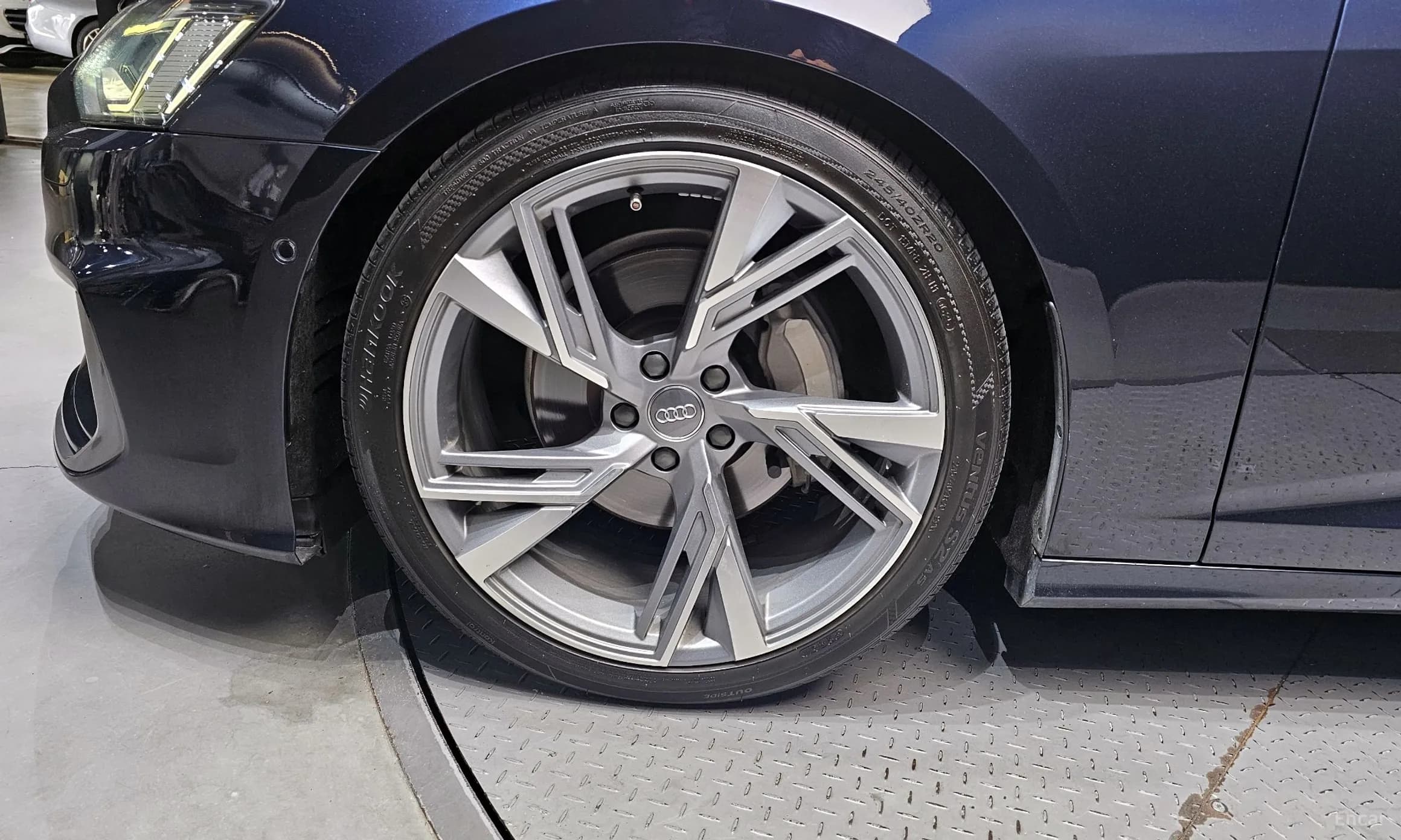 A6 (C8)