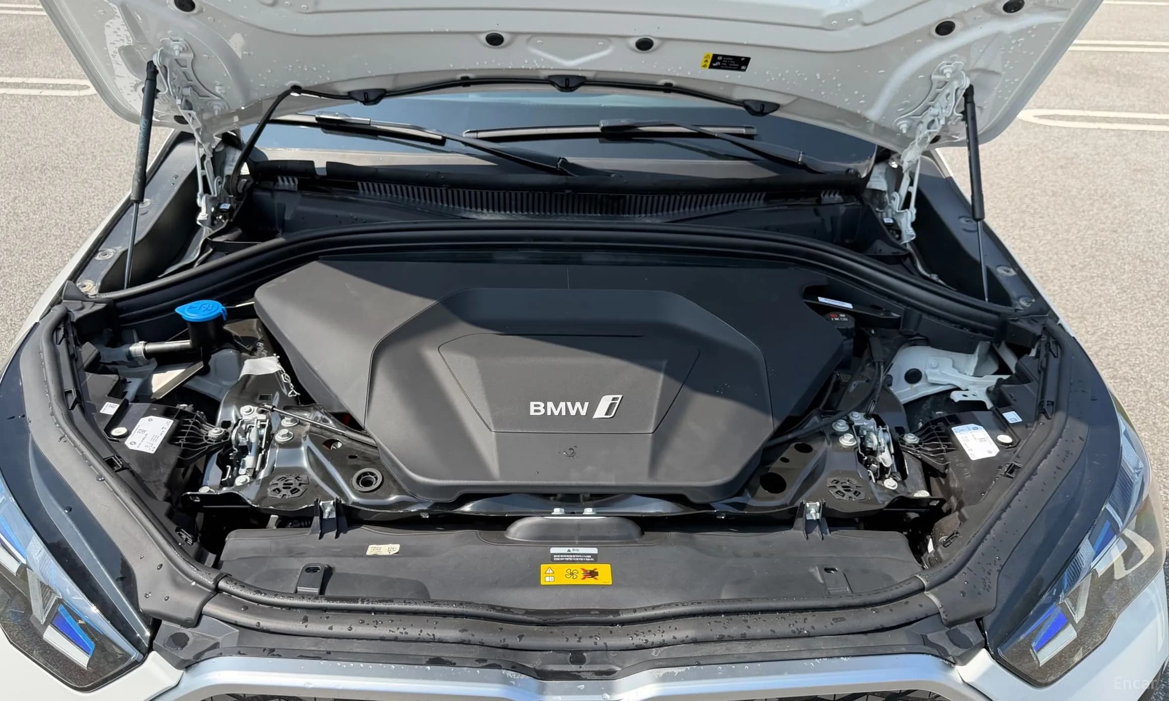iX2 (U10)