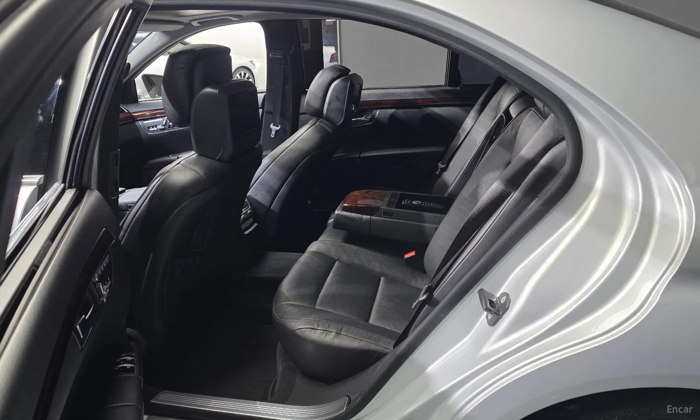 S-Class W221