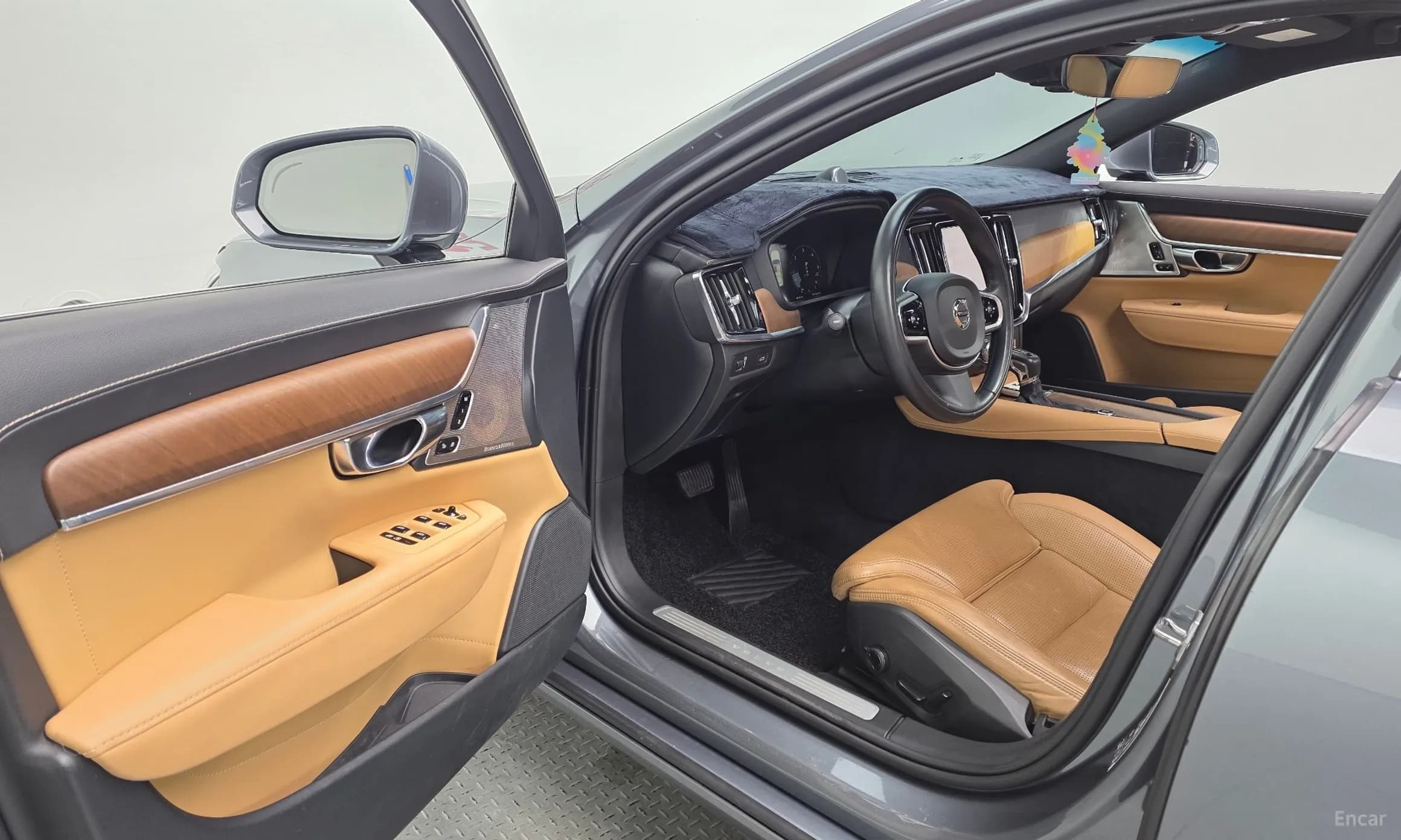 S90