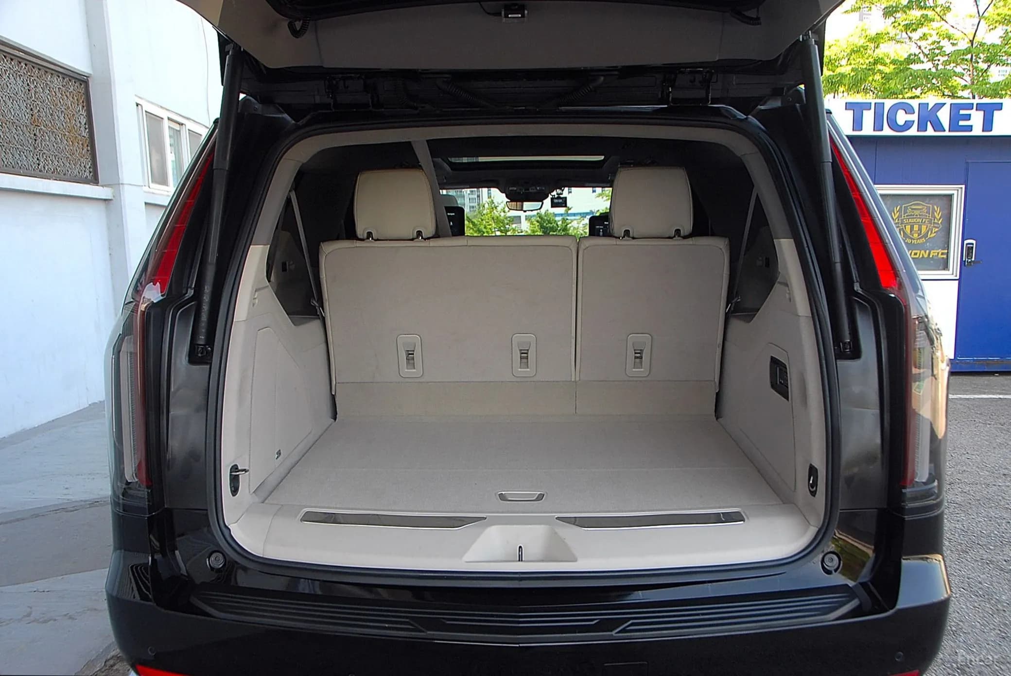 Escalade 5th Generation