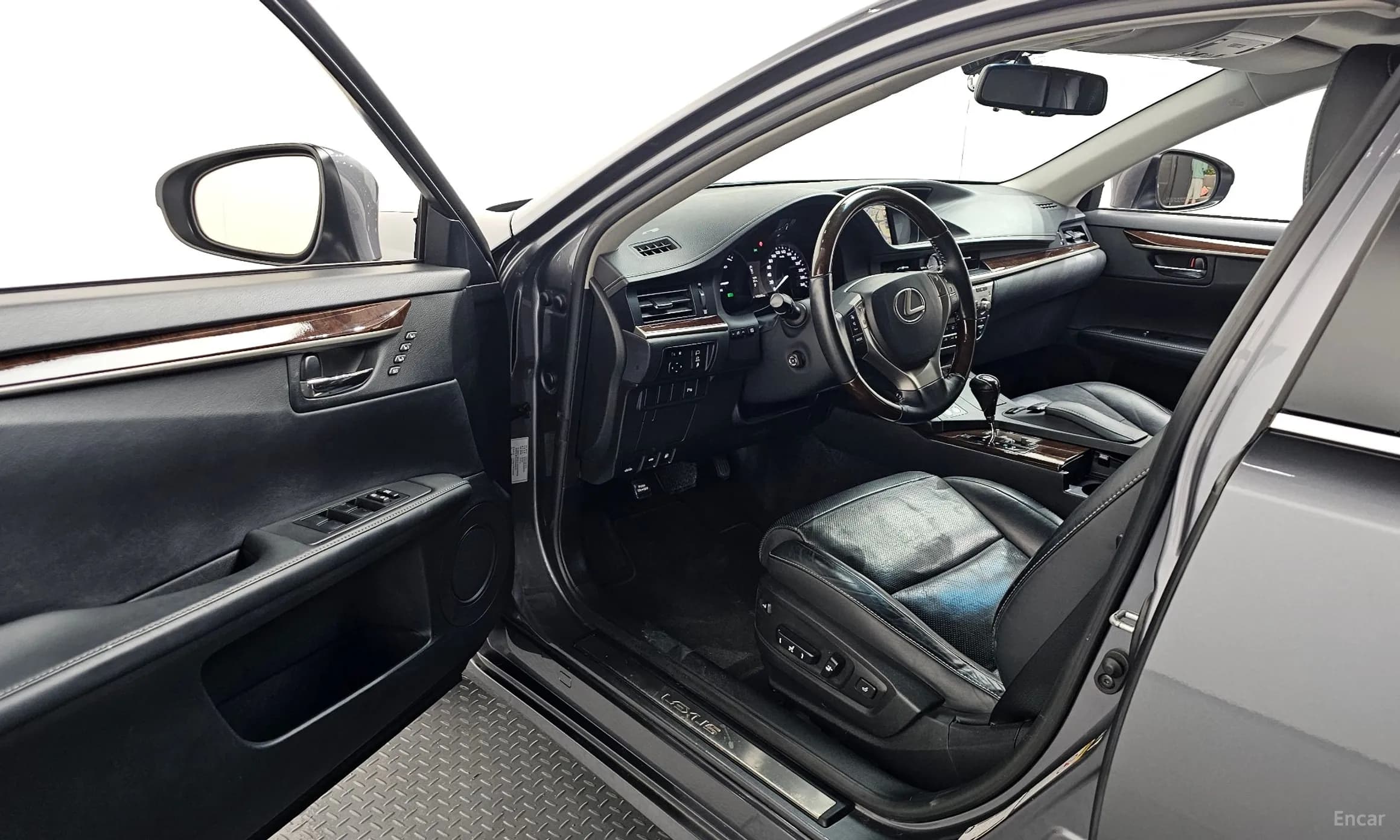 New ES300h